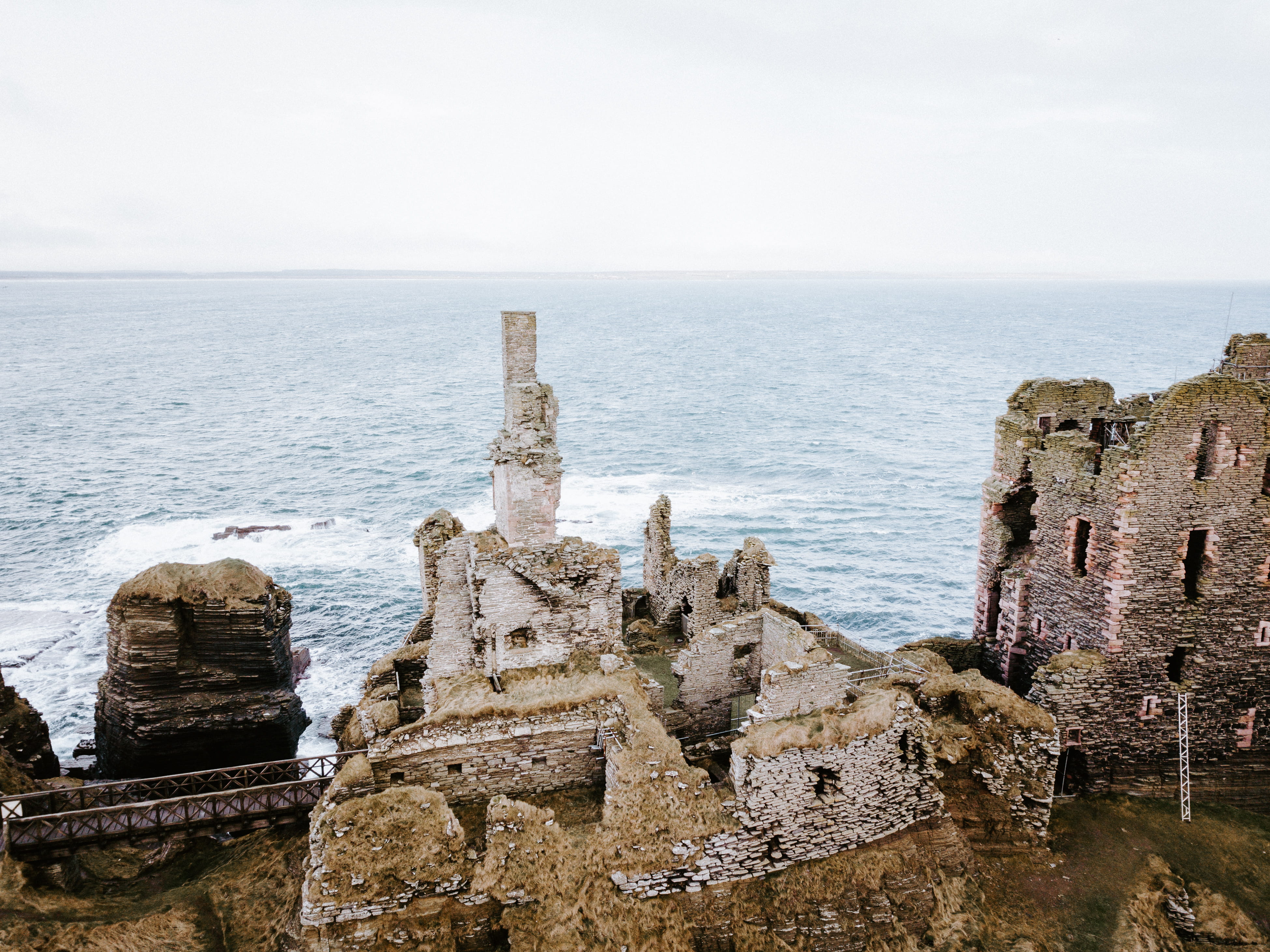 leisure activities, travel destinations, architecture, built structure, outdoors, water, ruins, no people, history, rubble, wall, concrete, old, promontory, HD Wallpaper