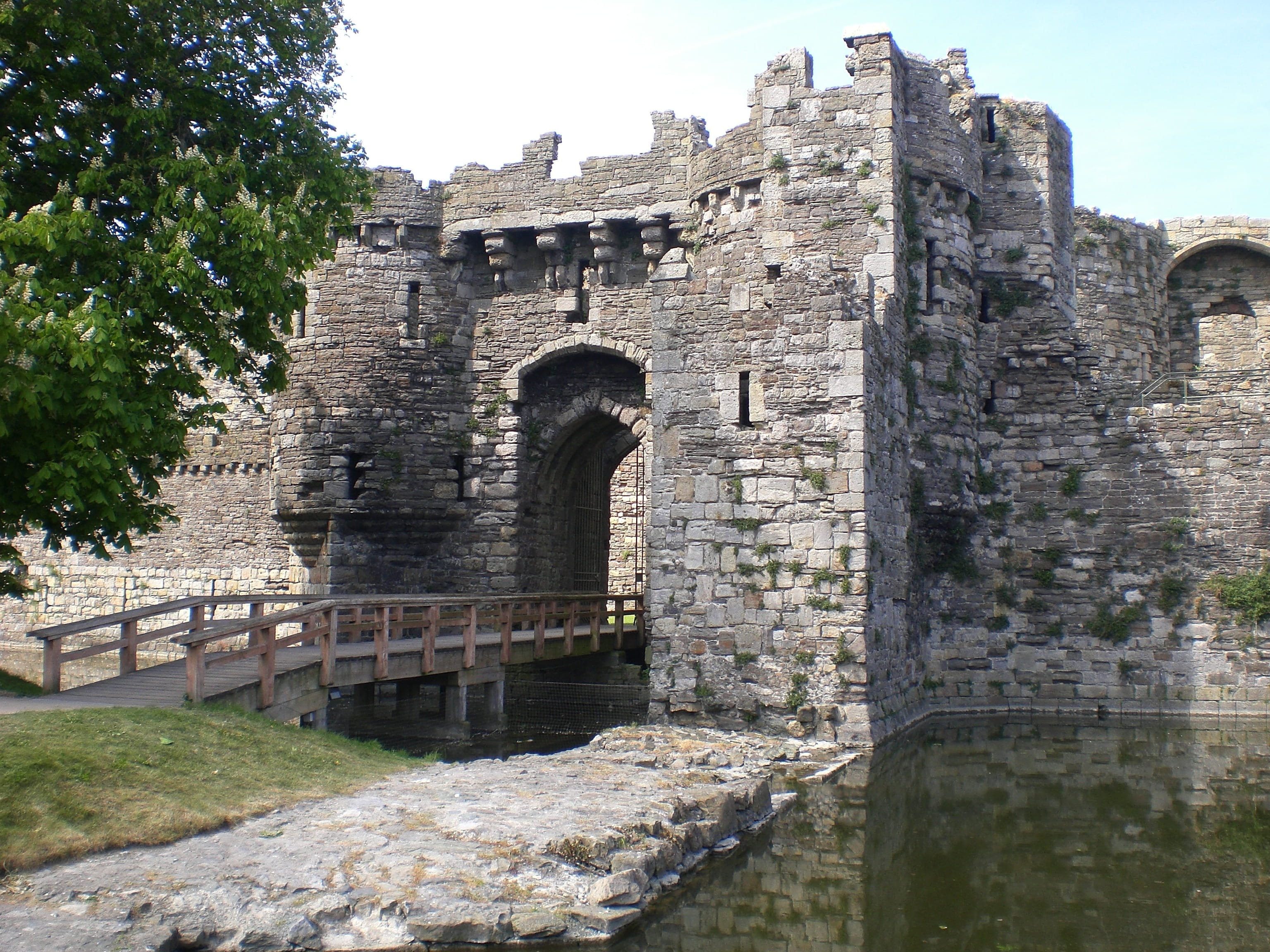 ancient, brick, Anglesey, plant, ancient civilization, sky, stone material, castle, the past, beaumaris, gate, 2K, Castle, Wales, water, gray, outdoors, HD Wallpaper