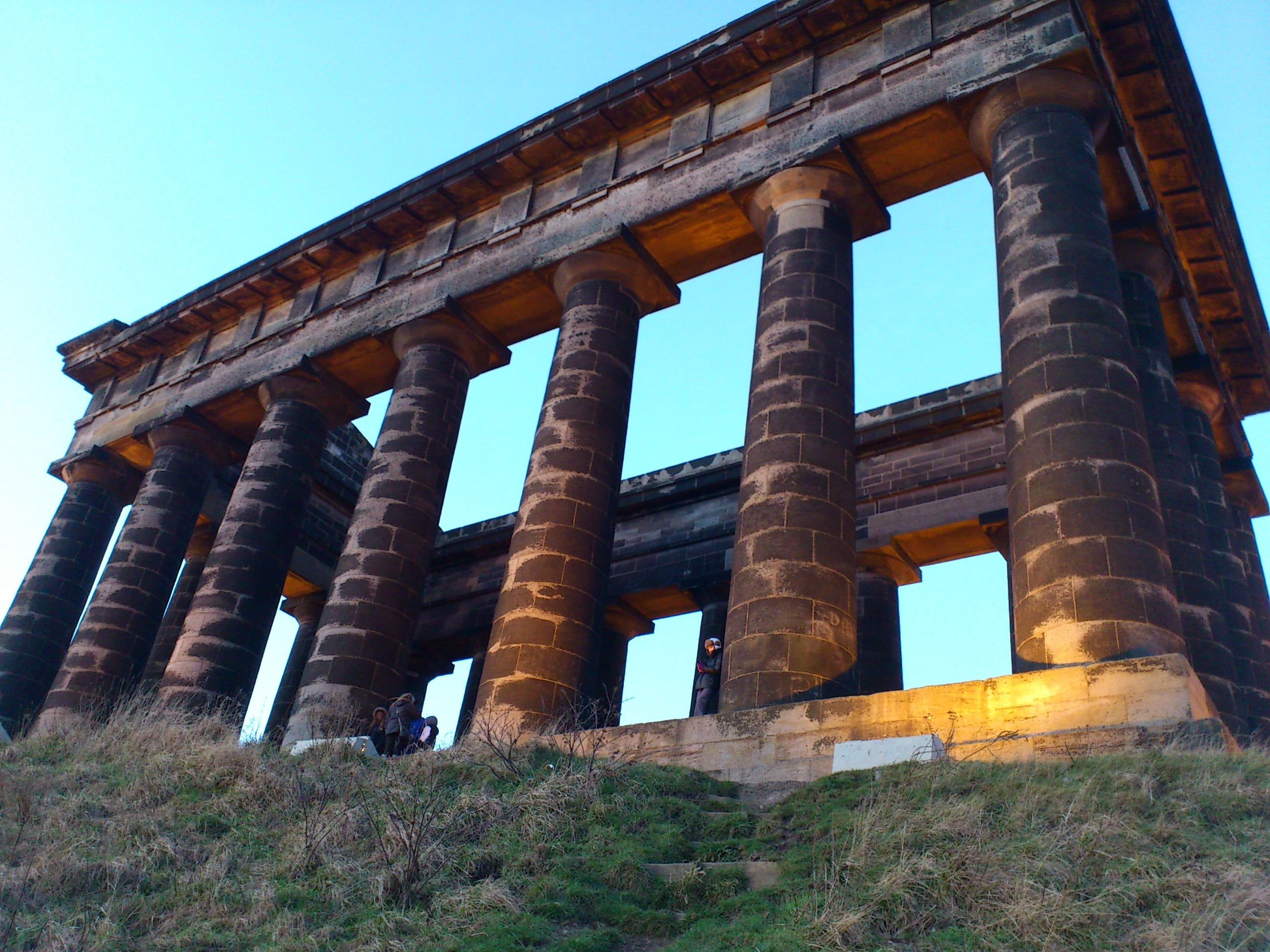 clear sky, Pillars, sky, low angle view, architecture, architectural Column, pillar, Penshaw, abandoned, arch, famous, landmark, Columns, the past, ruined, HD Wallpaper