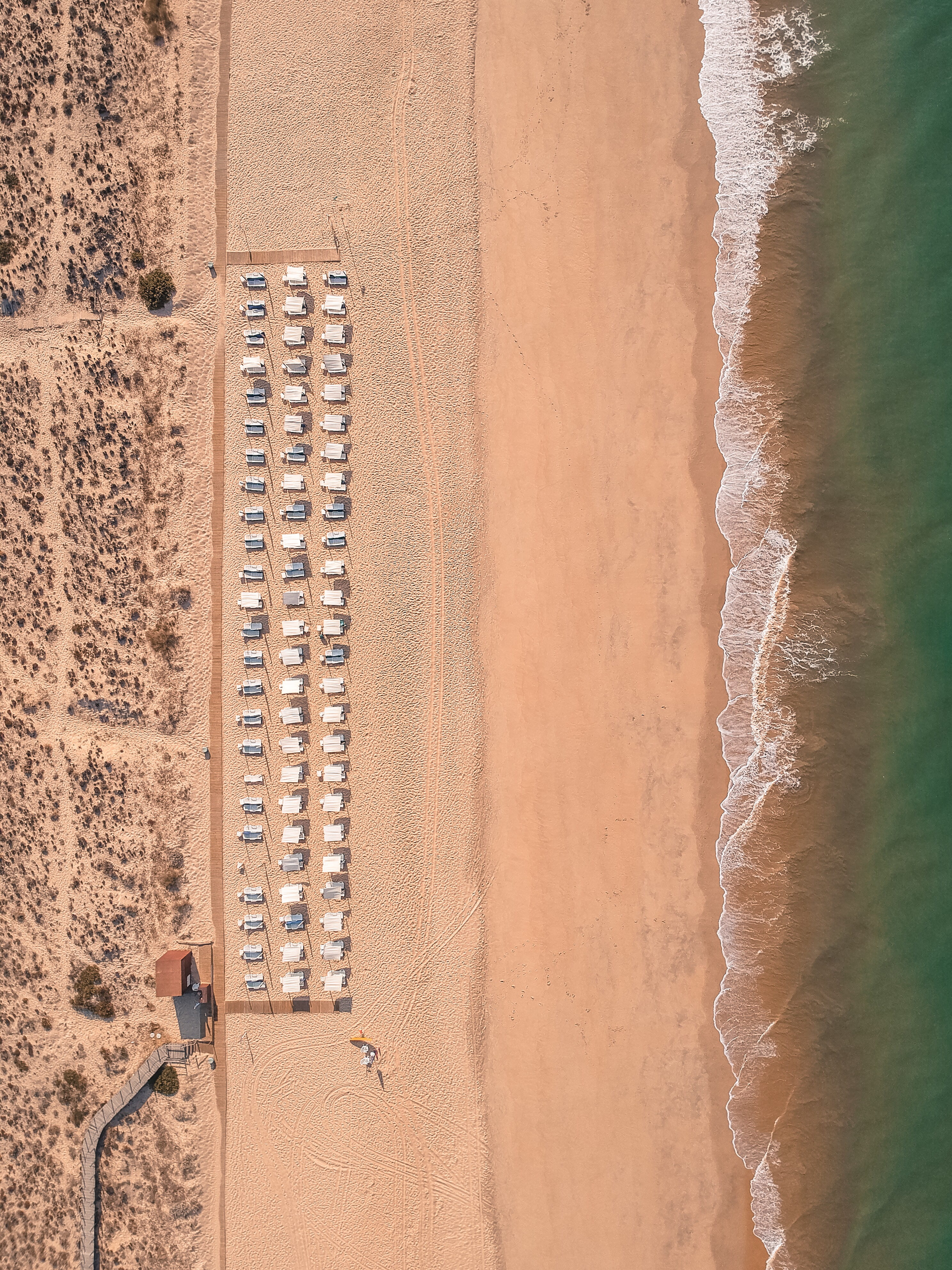 looking, standing, portugal, near, drone, aerial, land, spark, sunlight, photography, surf, full length, adult, day, dji, waves, ocean, high angle view, Phone HD Wallpaper