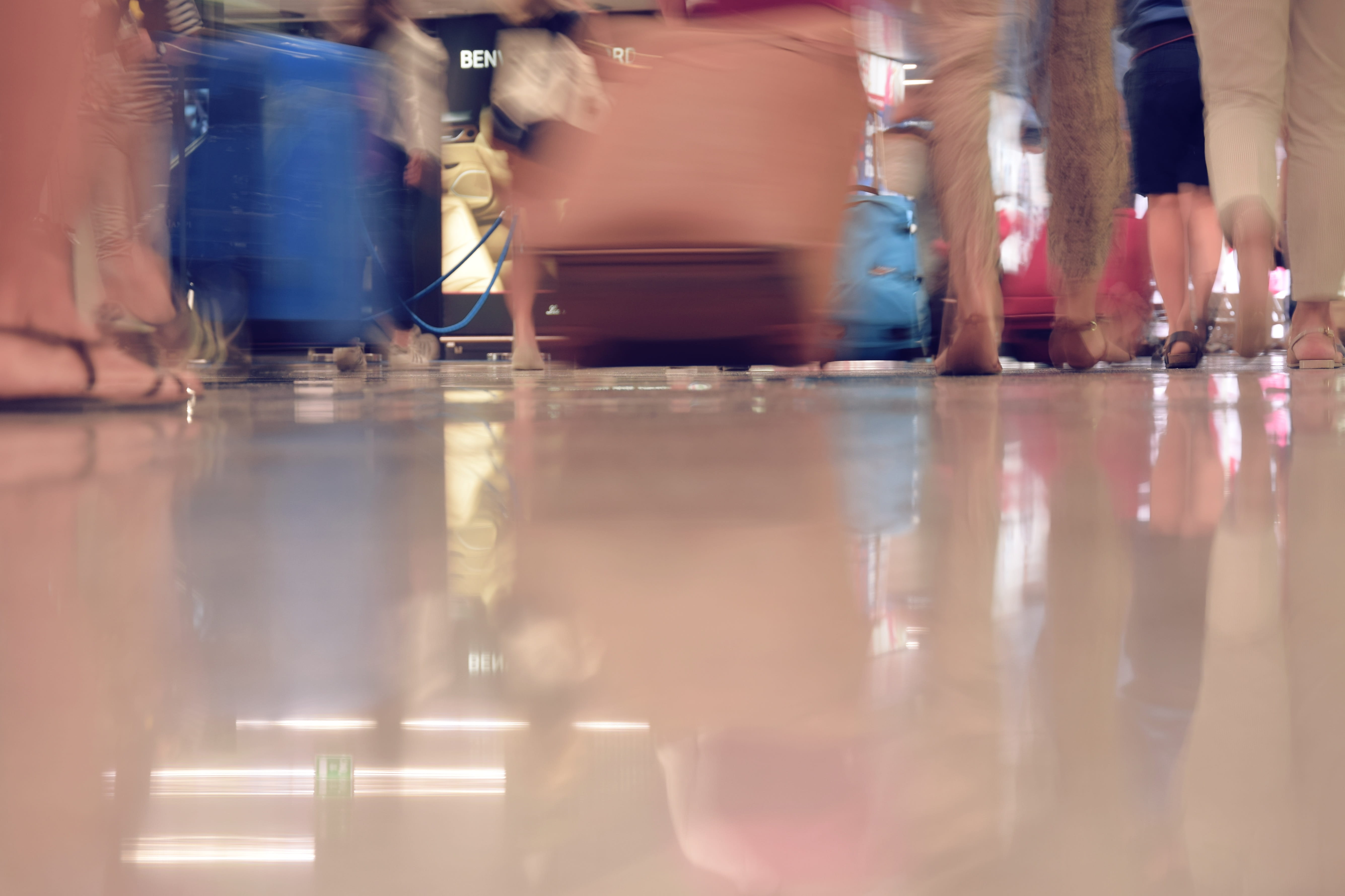 leisure activity, body part, travelers crowd, human leg, s, flight, reflection, trip, travel, choppy, real people, low section, people, table, women, human foot, HD Wallpaper