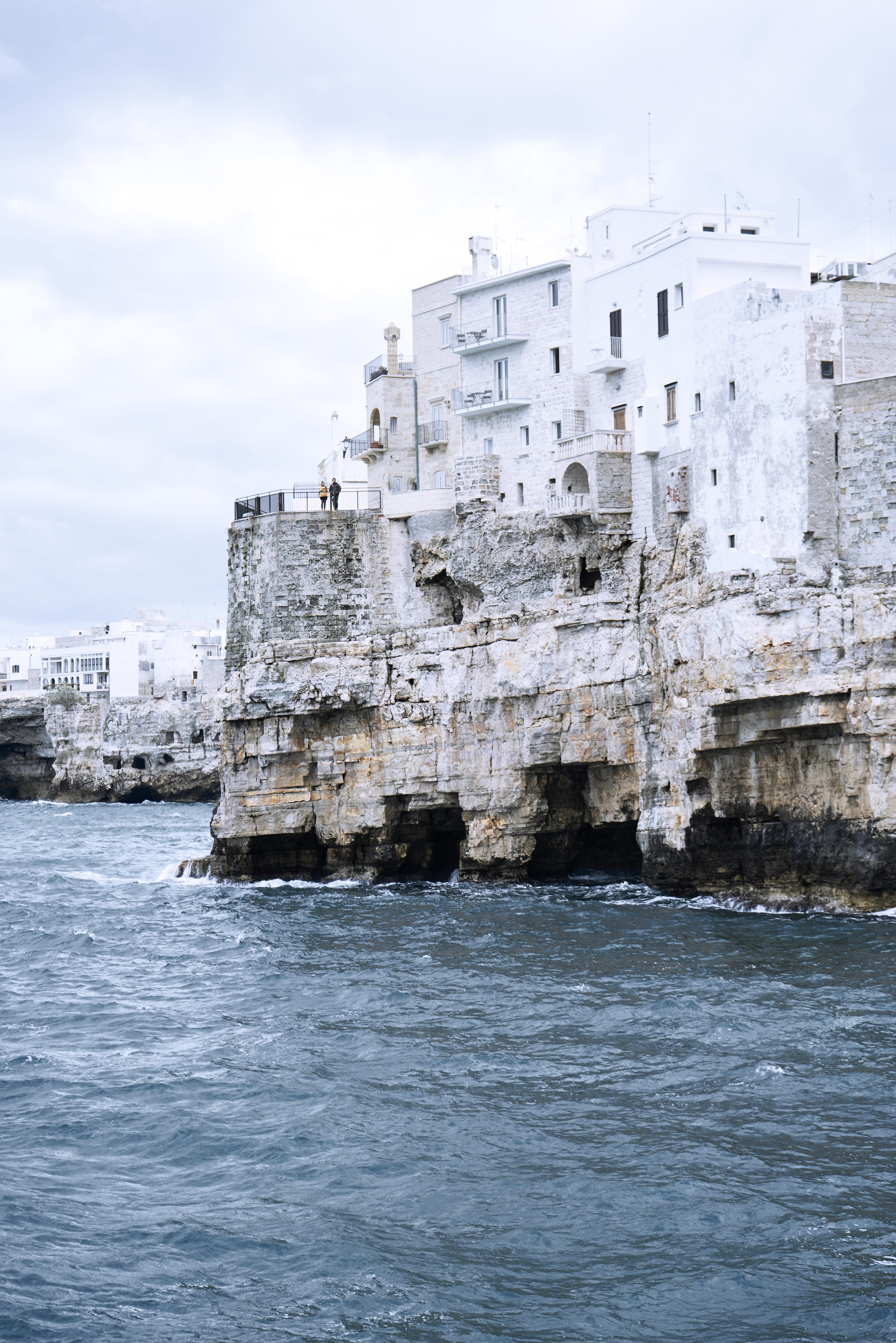 human, land, waterfront, promontory, scenics - nature, ocean, vessel, building, sea, travel, choppy waters, tourism, architecture, cloud - sky, vehicle, Phone HD Wallpaper