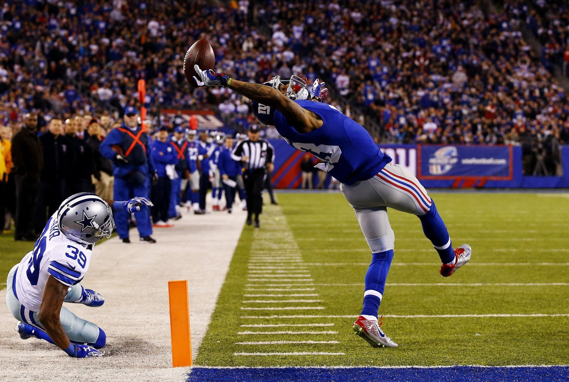group of people, clothing, teamwork, spectator, audience, 1080P, sportsman, stadium, match - sport, sports uniform, Odell Beckham Jr., people, young adult, HD Wallpaper