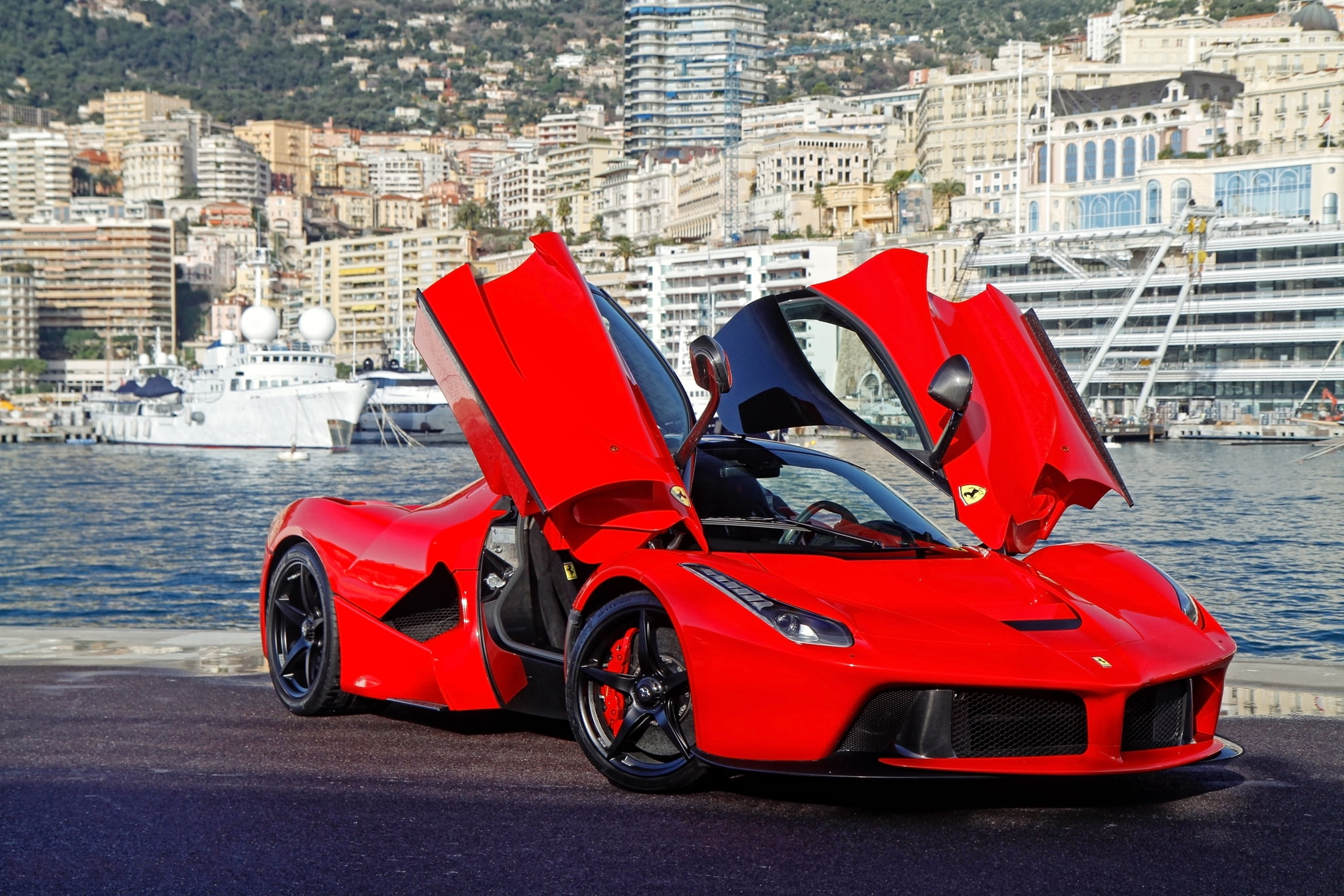 editorial, engine, nature, real people, outdoors, urban Scene, driving, modern, looking At View, sport, sports Car, guillotine, mode of Transport, day, HD Wallpaper