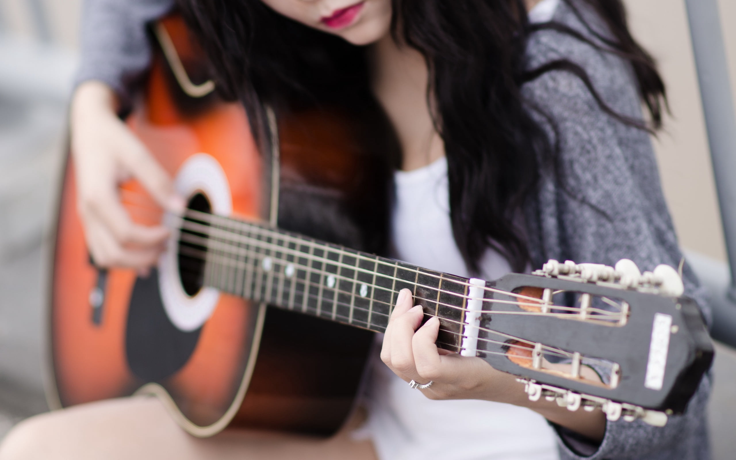 midsection, arts culture and entertainment, caucasian Ethnicity, females, entertainment, human Hand, rock Music, young Adult, musical Instrument, musical equipment, HD Wallpaper