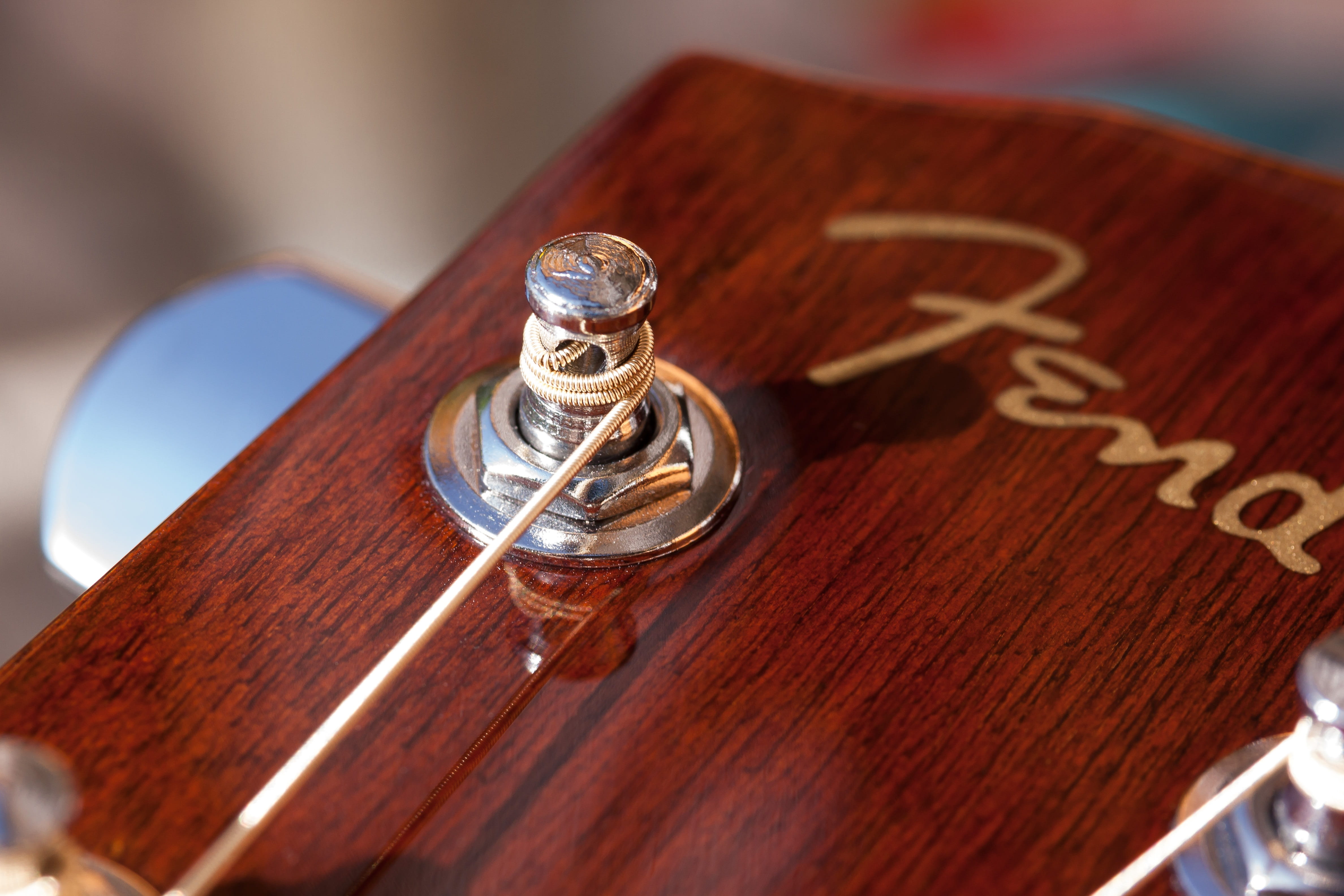 table, fender, Guitar, Head, selective focus, head plate, engagement ring, text, wood - Material, stringed instrument, akkustikgitare, Macro, stretched string, HD Wallpaper