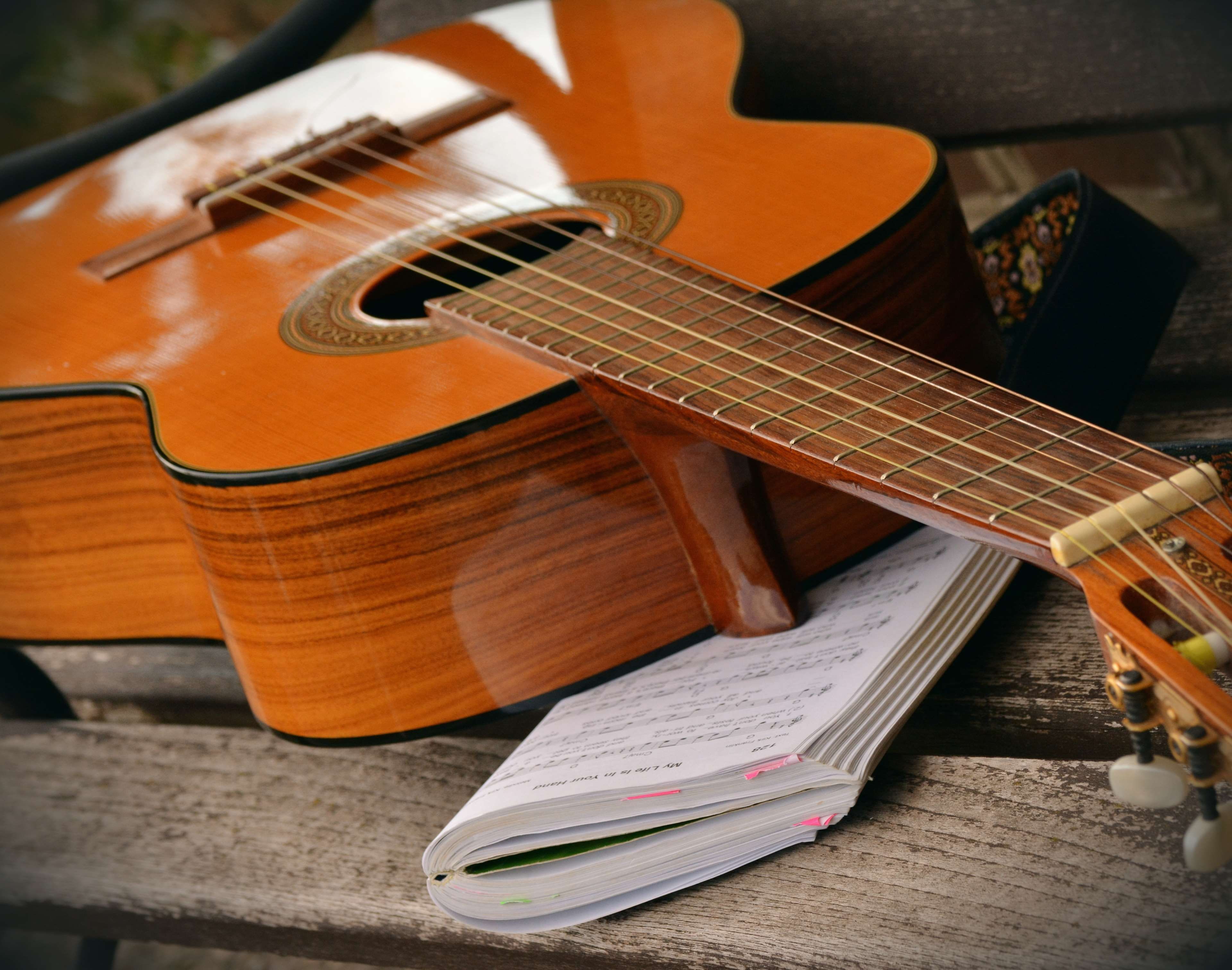 arts culture and entertainment, 4K, musical instrument string, paper, wood - material, bench, brown, sheet music, string instrument, song book, indoors, HD Wallpaper