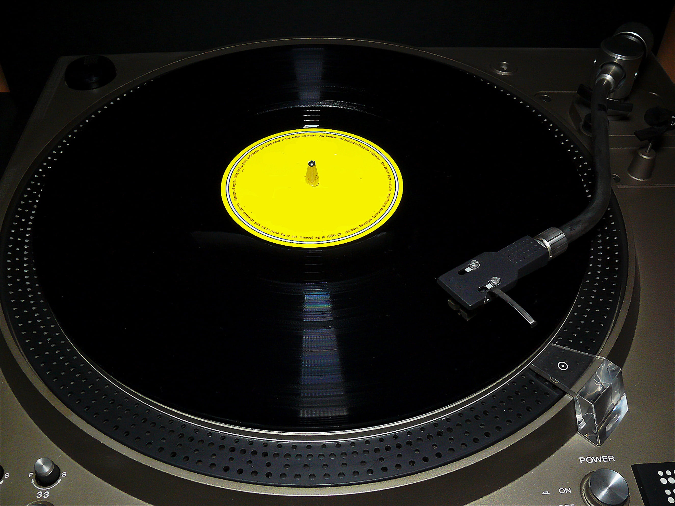 gramophone, geometric shape, indoors, arts culture and entertainment, close-up, retro styled, yellow, tonkunst, spinning, black color, equipment, technology, HD Wallpaper