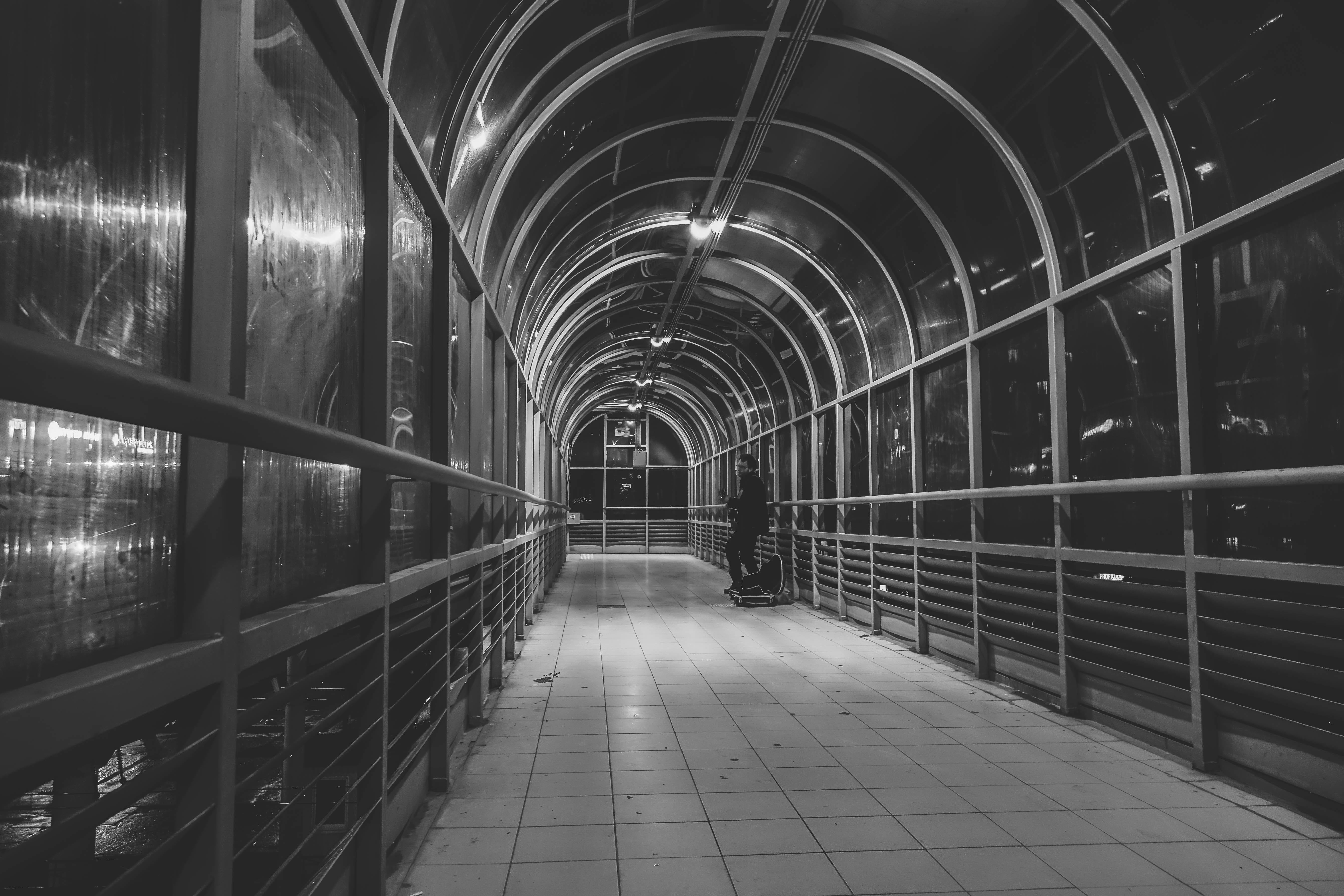 arch, lighting equipment, absence, man, diminishing perspective, tiled floor, empty, 5K, dark, bridge, railing, street, ceiling, night, built structure, HD Wallpaper