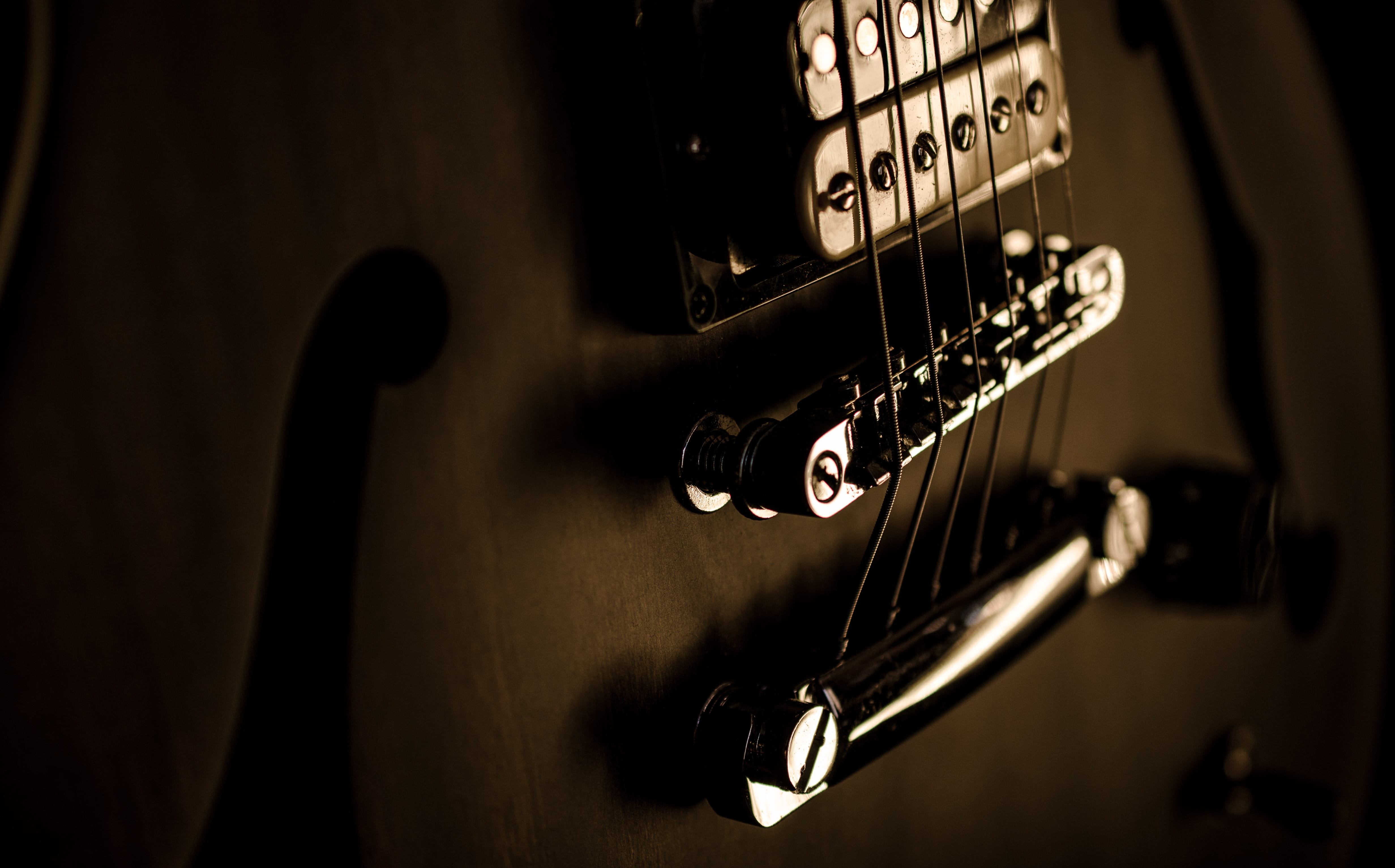 instrument, close-up, musician, musical instrument string, electric, wind instrument, metal, single object, knob, fretboard, electrical, artist, indoors, HD Wallpaper