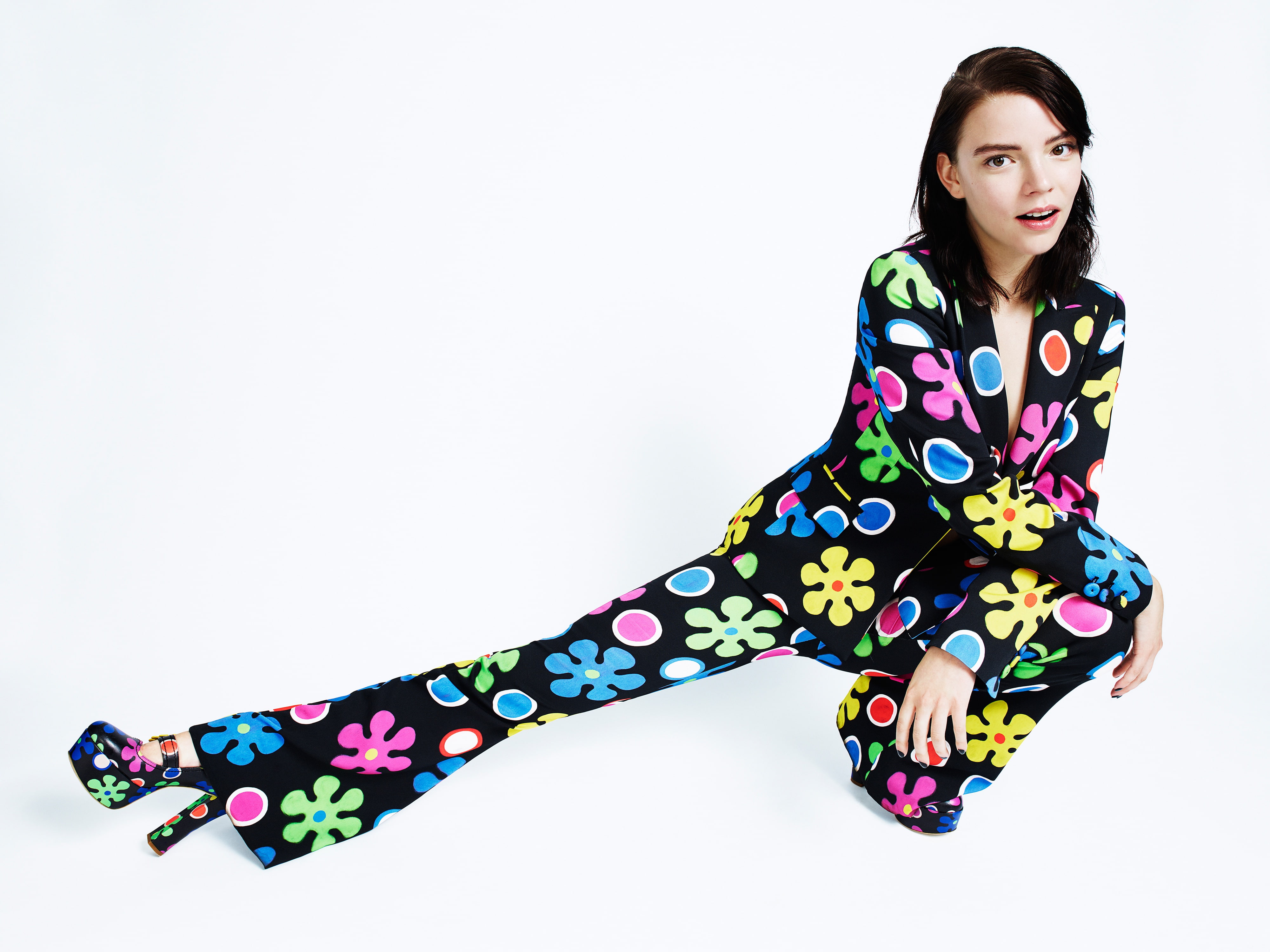 brunette, 4K, shoes, hairstyle, costume, Nylon, pants, Simon Emmett, pose, Anya Taylor-Joy, 2017, outfit, makeup, white background, jacket, HD Wallpaper