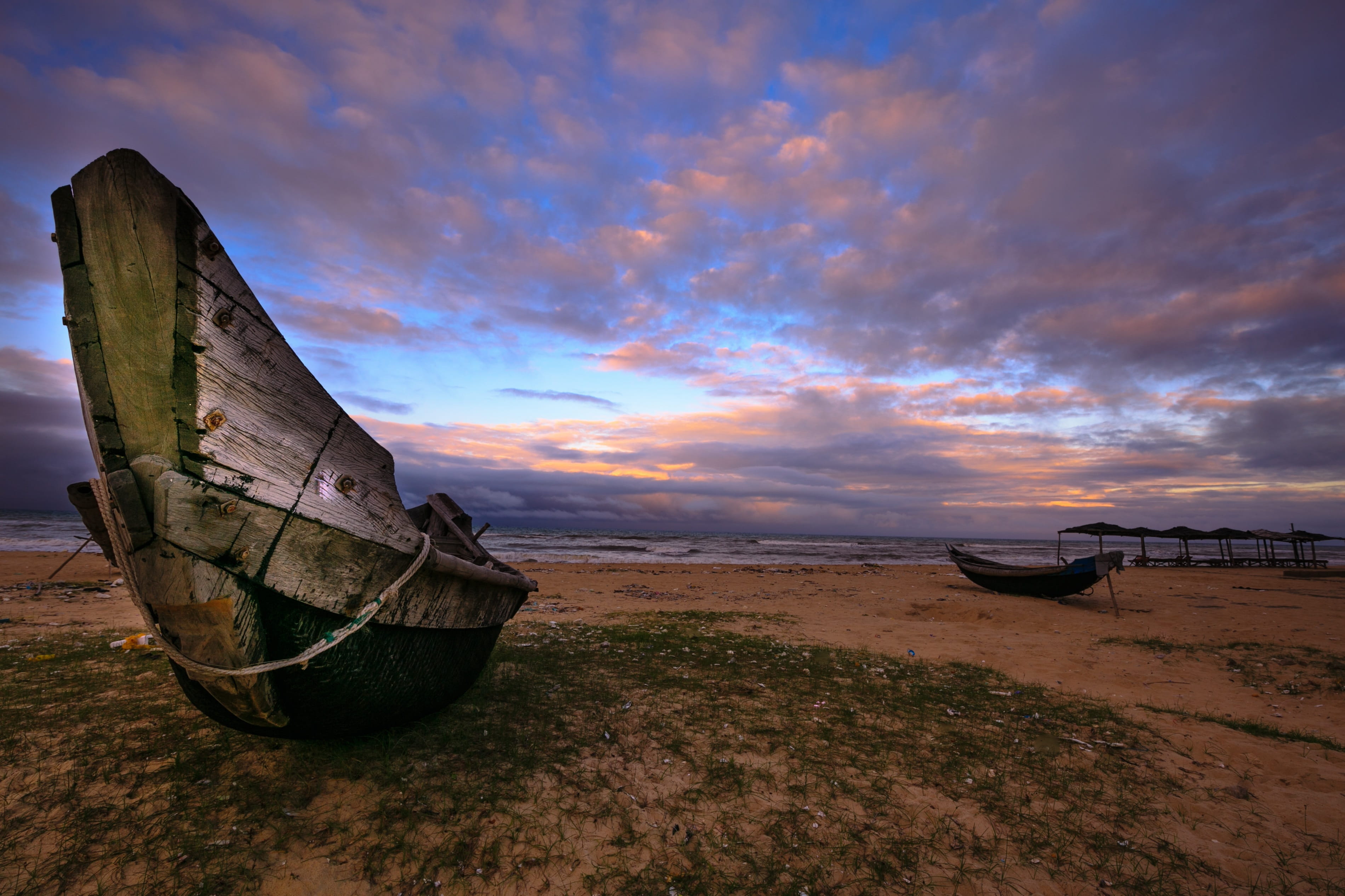 knife, the beach, fishing, land, history, sky, the boat, the sea, the cloud, no people, green, beauty in nature, moored, the landscape, transportation, HD Wallpaper
