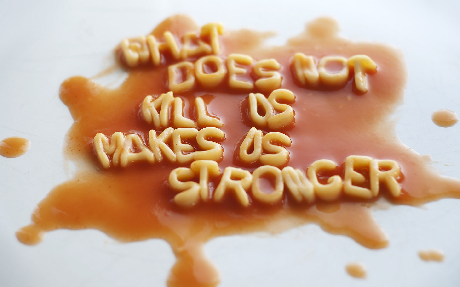 Kill, Spaghettioand039s, 1080P, texts, Stronger, quotes, macro, HD Wallpaper