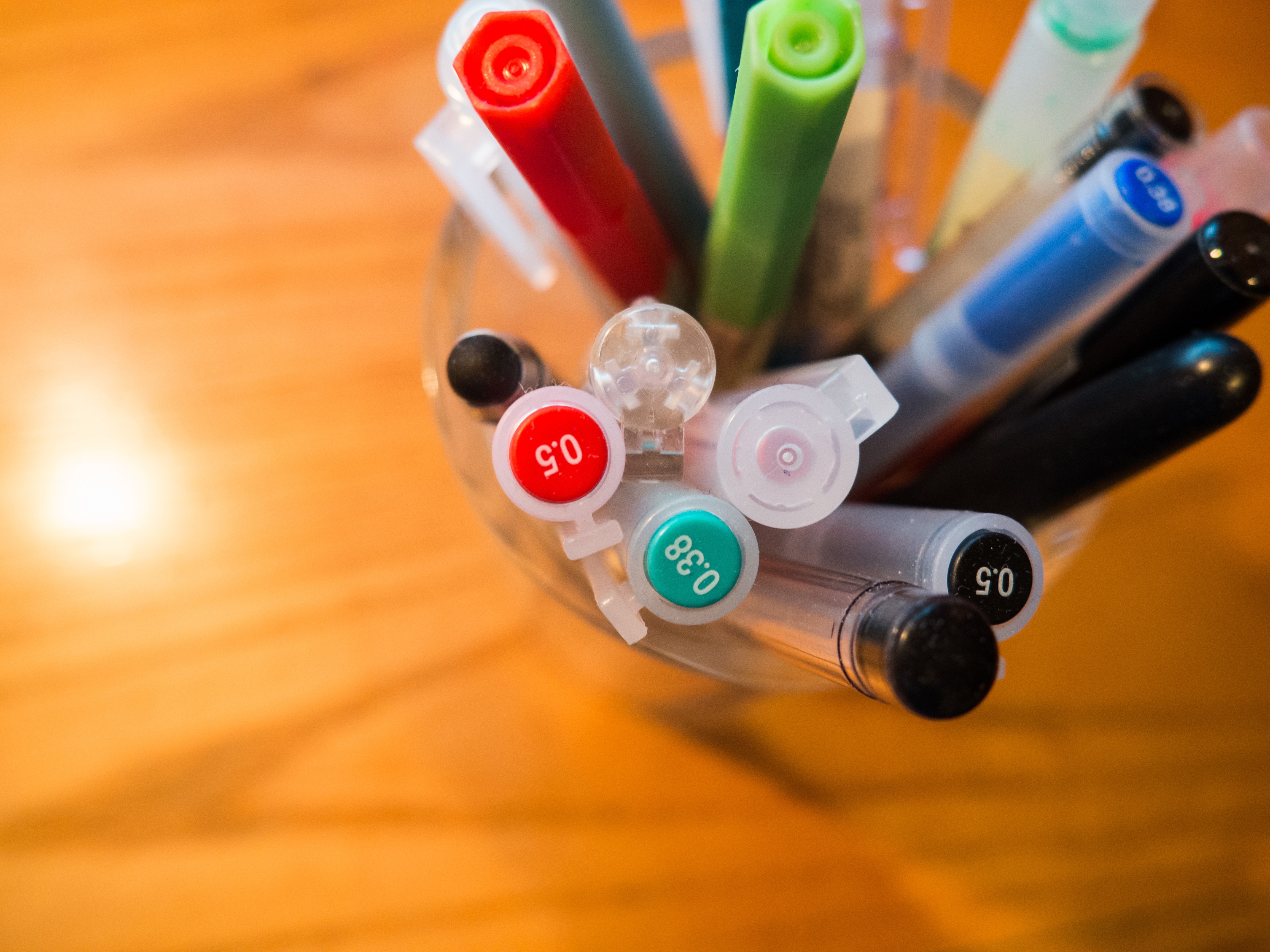 color, container, felt tip pen, writing instrument, close-up, pends, focus on foreground, business, desk, choice, stationary, pens, large group of objects, HD Wallpaper