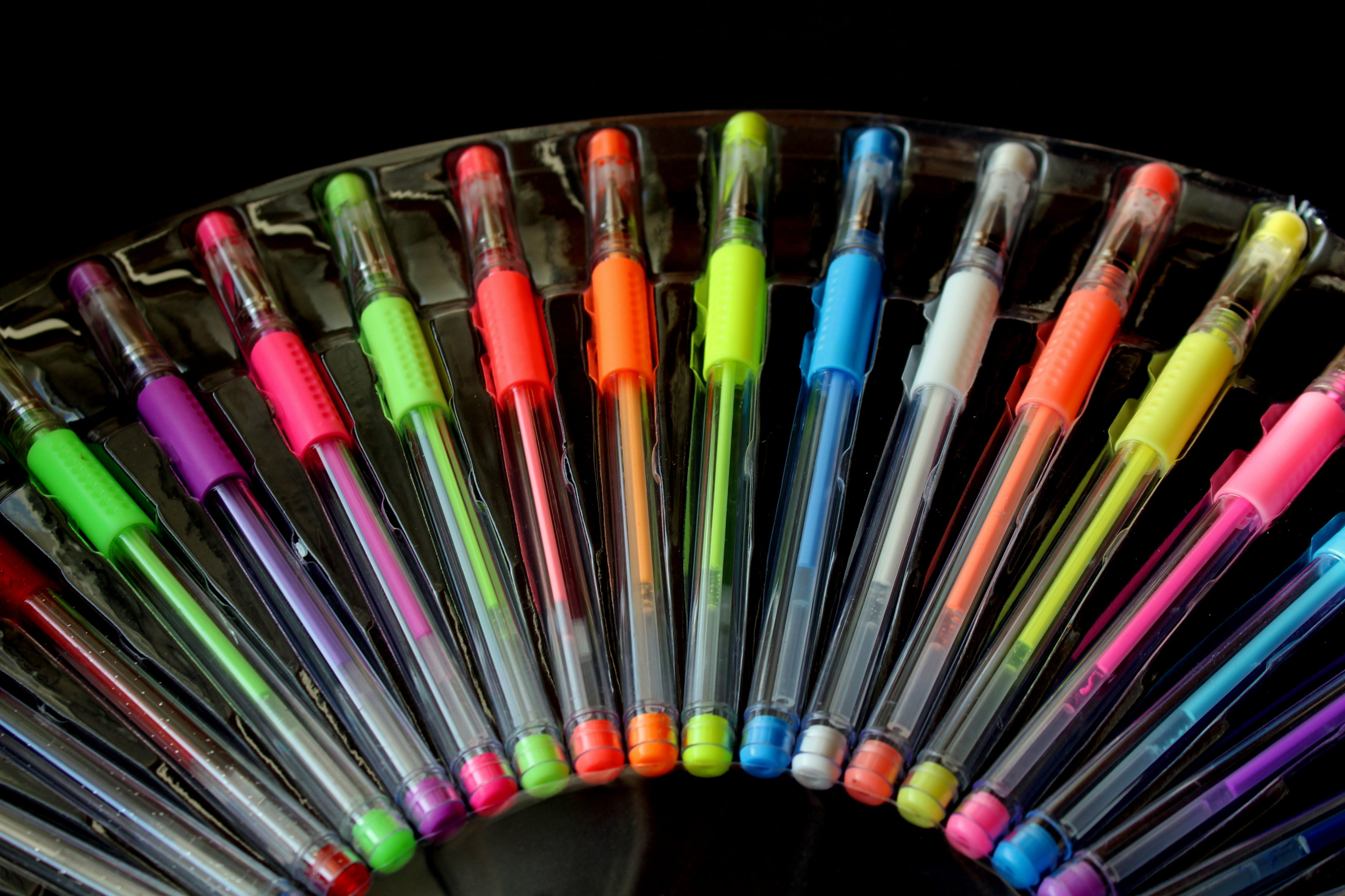 still life, close-up, markers, pens, vibrant color, high angle view, creativity, pen, gel, choice, colored pencil, directly above, the background, no people, HD Wallpaper