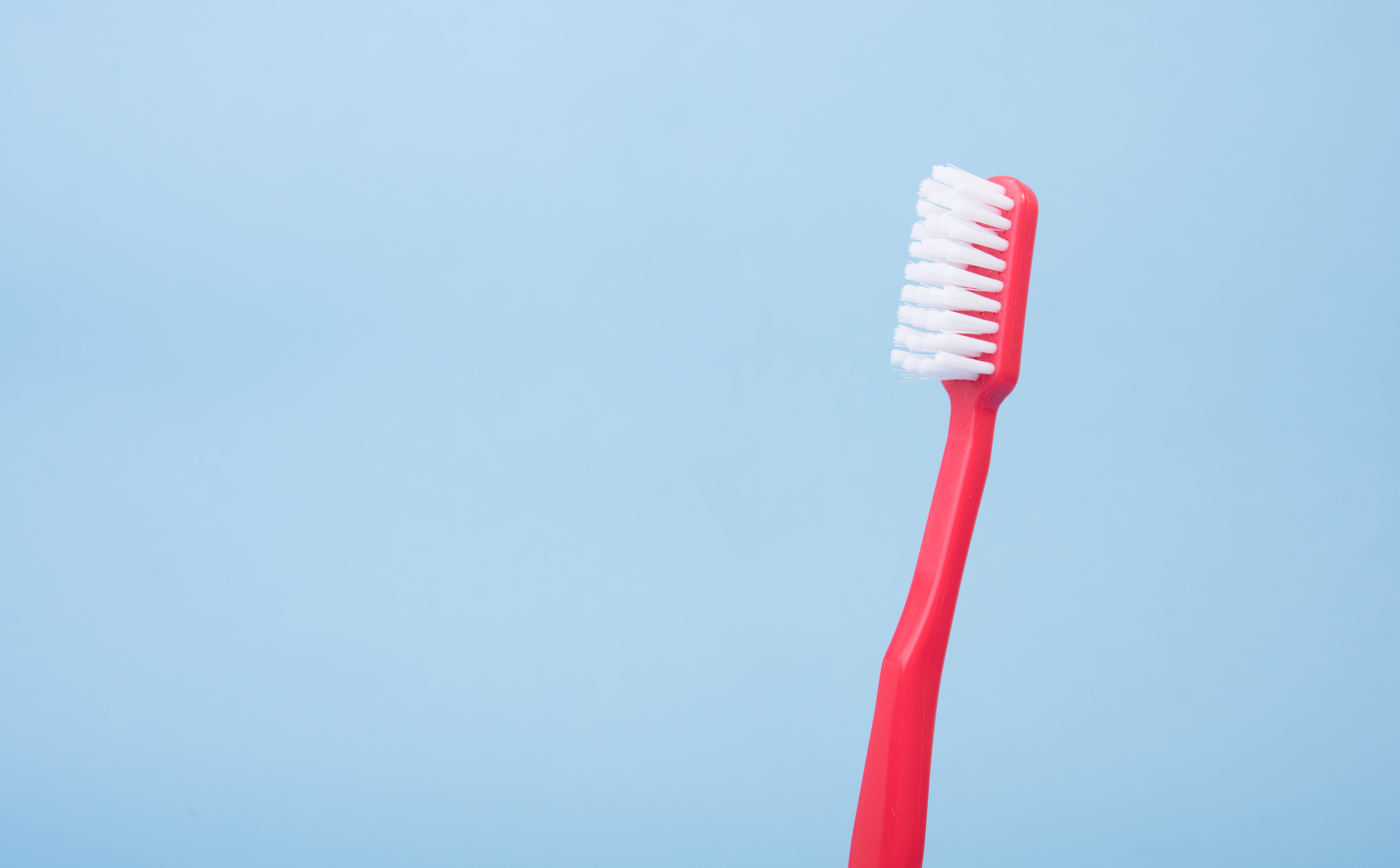 blue, plastic, copy space, nature, indoors, close-up, two objects, color, toothbrush, food and drink, red, white, studio shot, drinking straw, single object, HD Wallpaper