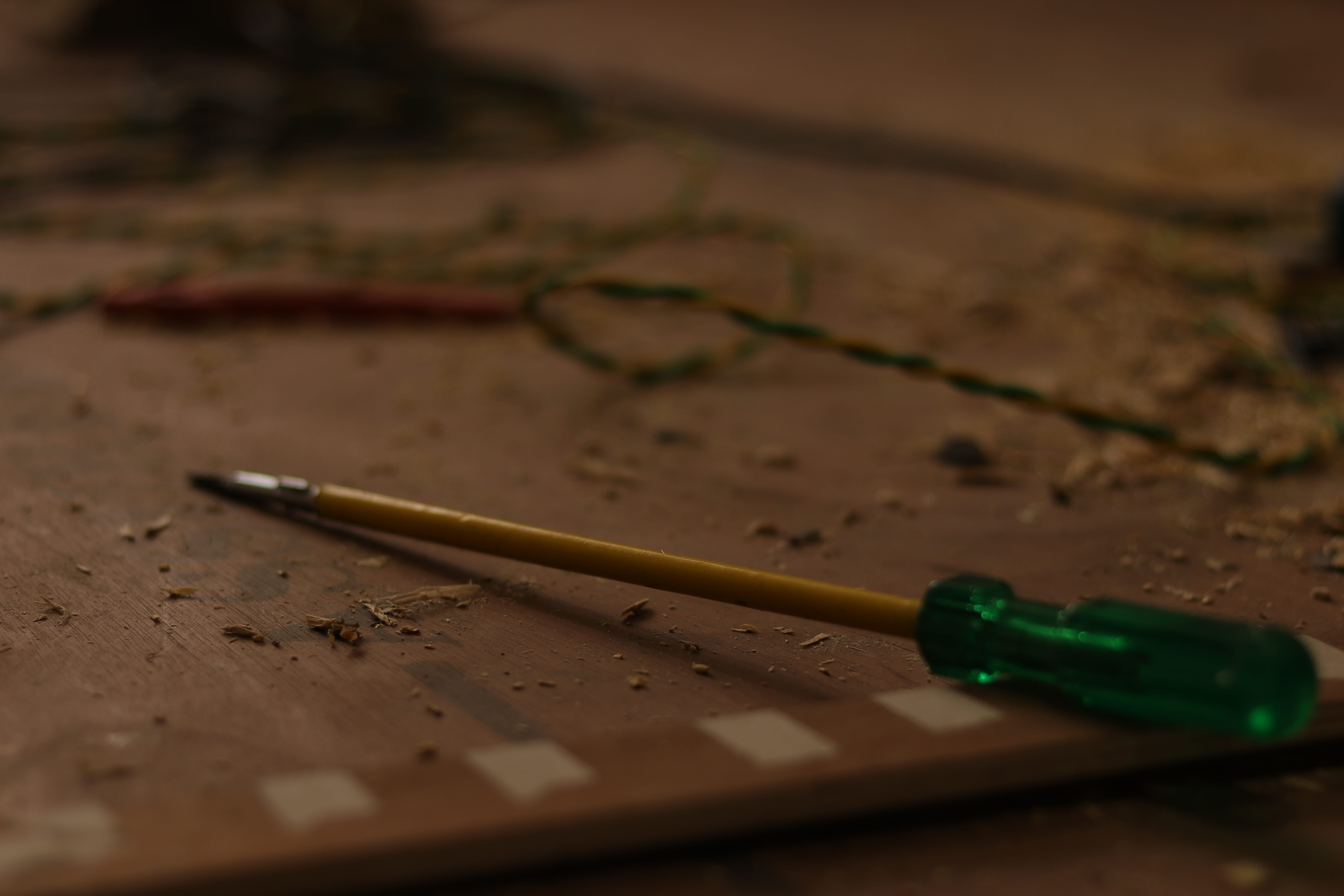arrow, wand, art and craft, sharp, light, writing instrument, plywood, group of objects, work tool, paint container, #outdoor, india, screwdriver, paper, HD Wallpaper