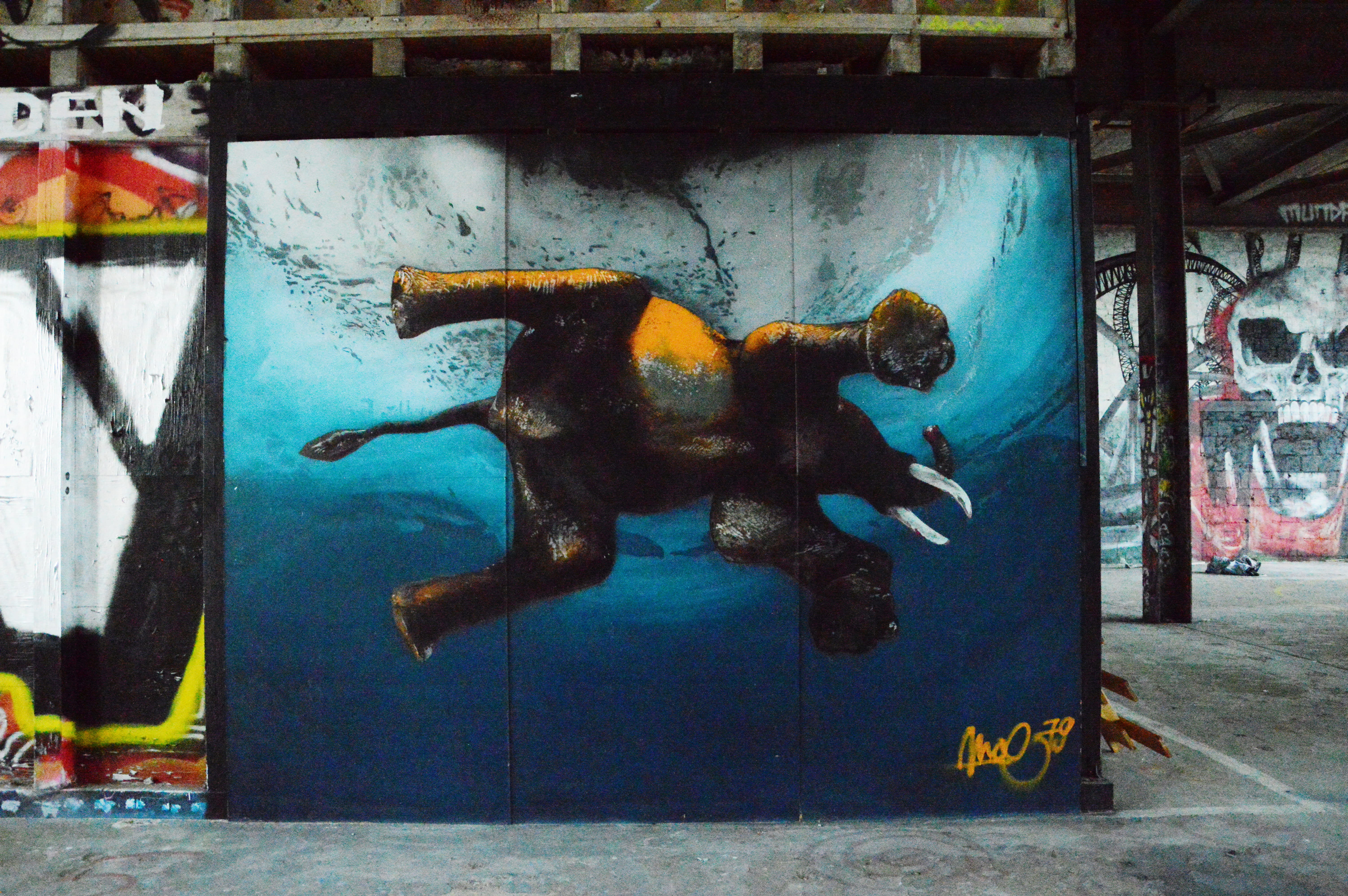 swimming, wall - building feature, outdoors, sea, devils mountain, building exterior, representation, art and craft, architecture, transparent, berlin, HD Wallpaper
