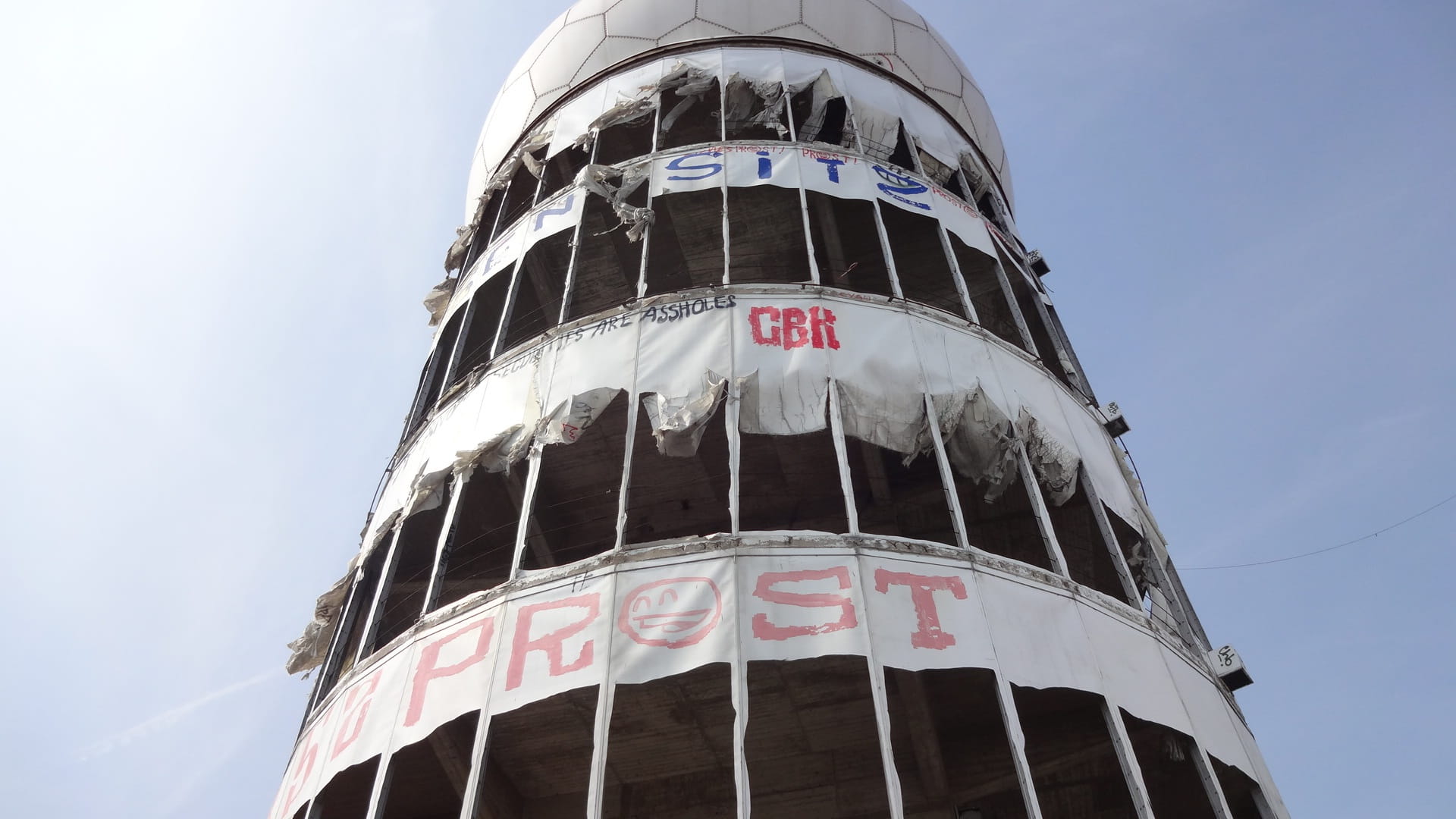 berlin, no people, 1080P, tower, outdoors, history, teufelsberg, nature, sky, sunlight, tourism, building, the past, travel, dome, building exterior, text, HD Wallpaper