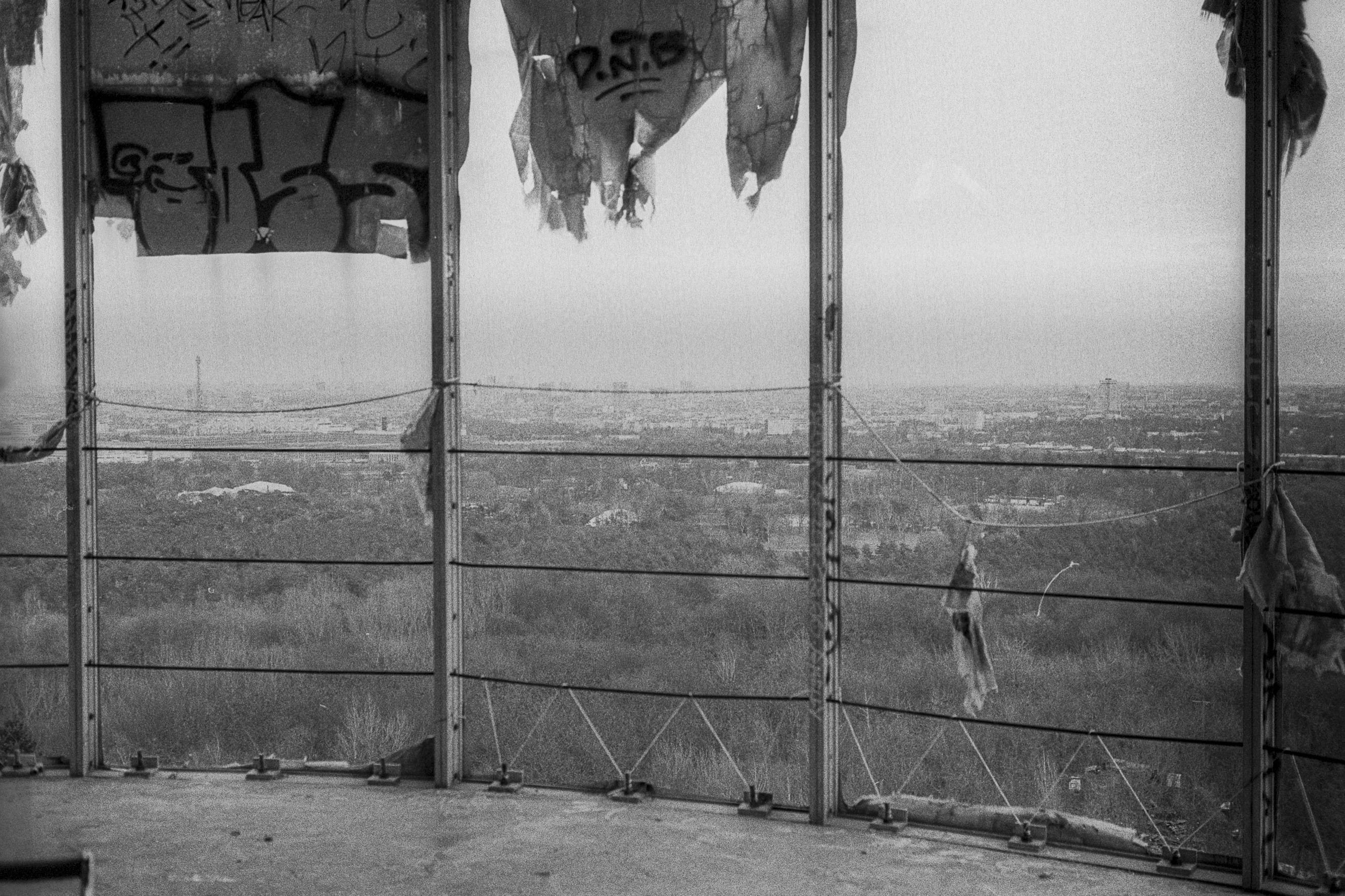 rd, water, building exterior, railing, hanging, landscape, film, built structure, day, barrier, germany, ilford, teufelsberg, security, outdoors, panorama, HD Wallpaper