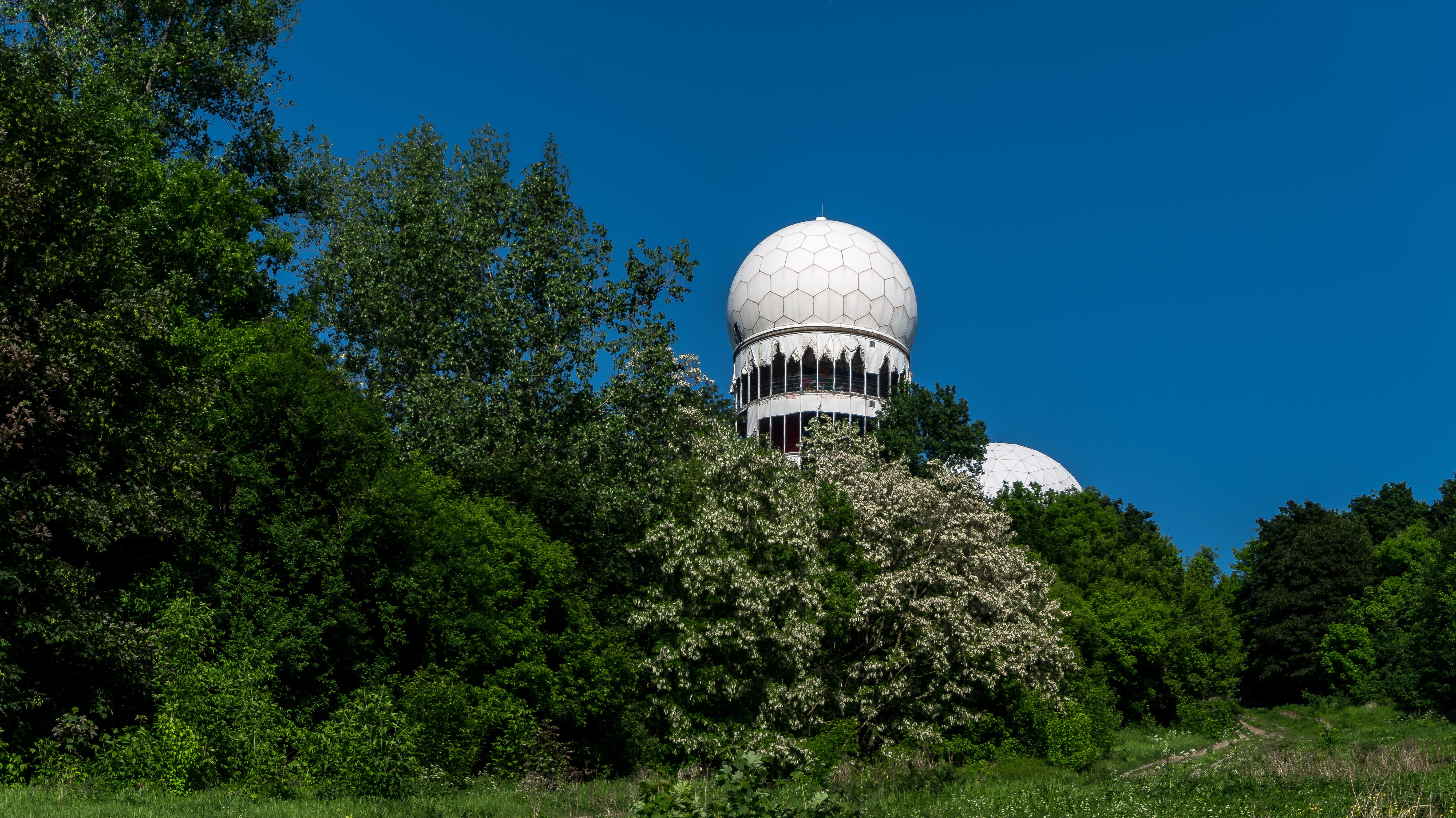 architecture, radar station, no people, built structure, blue, tourism, travel, teufelsberg, plant, building, growth, outdoors, clear sky, trees, place of worship, HD Wallpaper