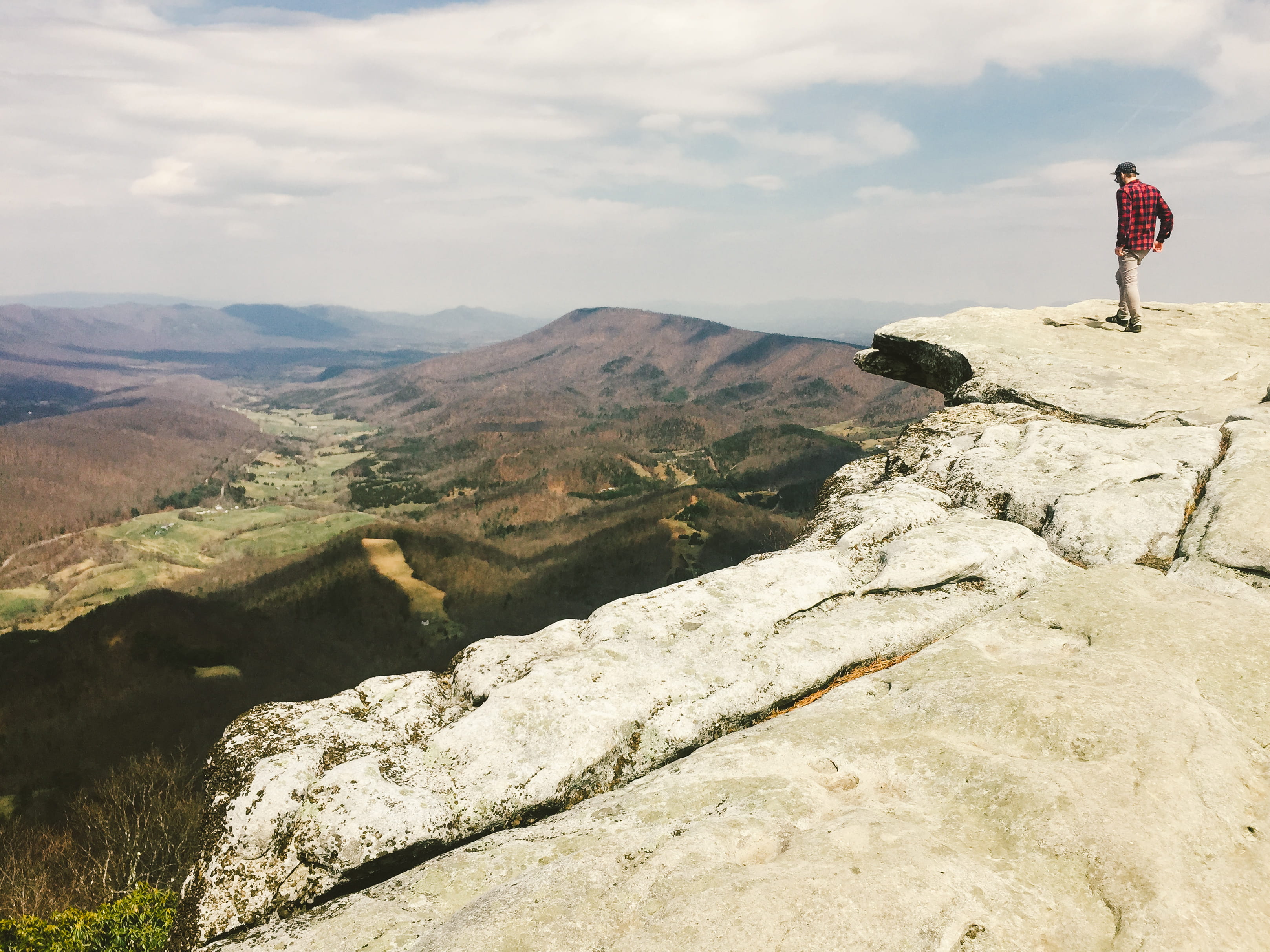 outdoors, rock, nature, cloud - sky, 2K, formation, virginia, sky, full length, real people, day, beauty in nature, adventure, one person, leisure activity, HD Wallpaper