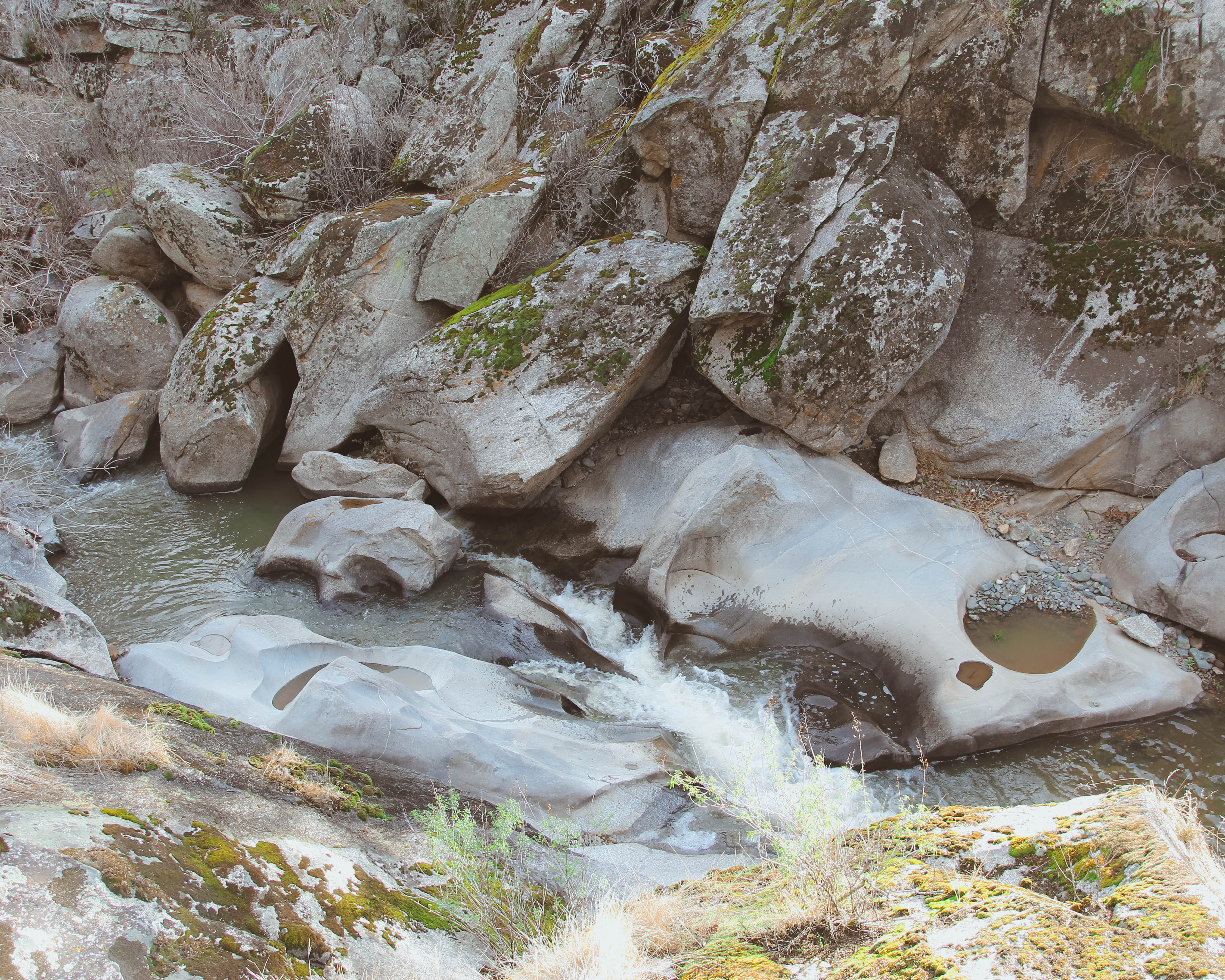geology, friant, solid, san joaquin river trail, nature, tranquil scene, mossy rock, rocks, eroded, water flowing, creek, beauty in nature, travel destinations, HD Wallpaper