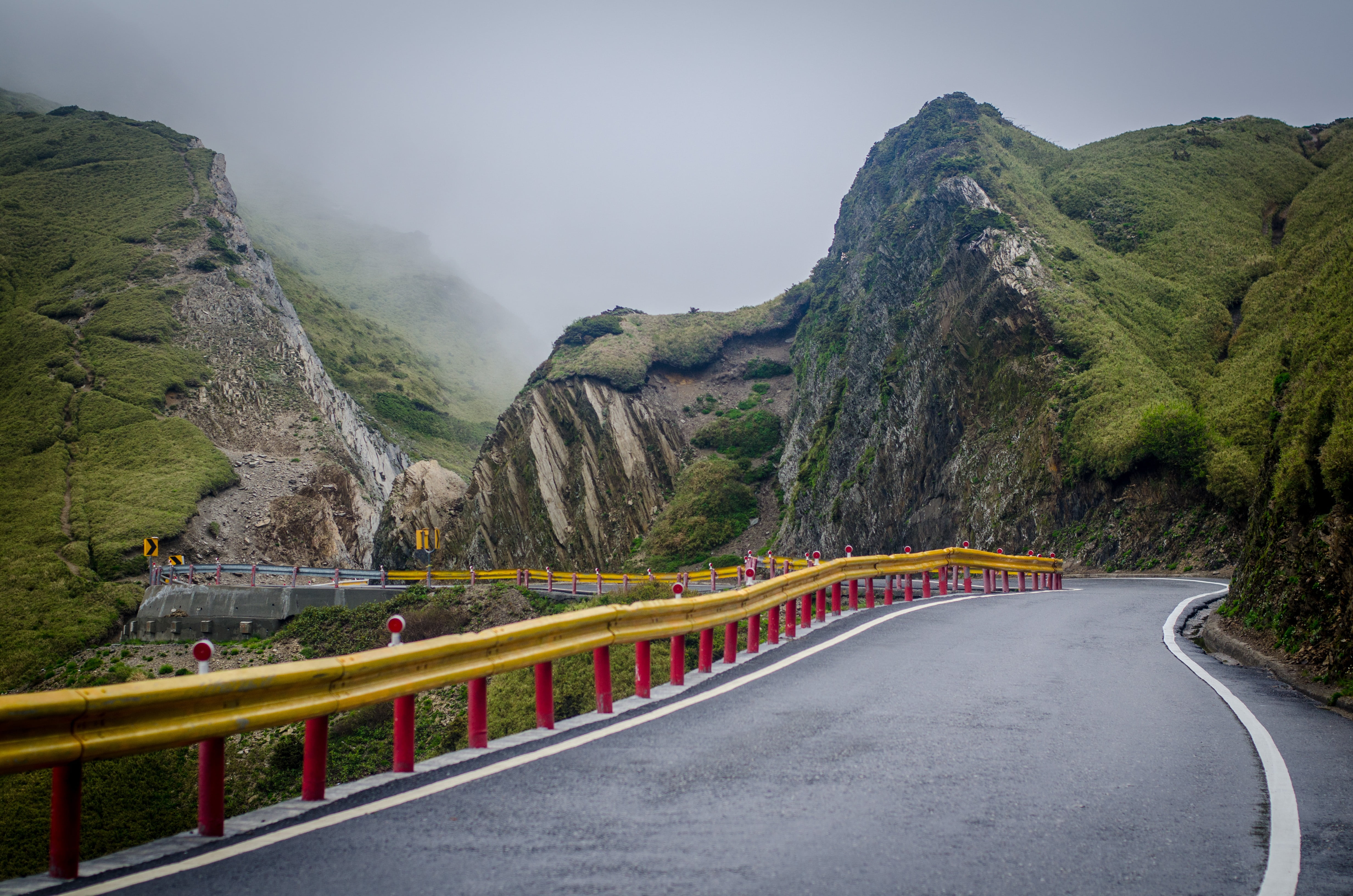 scenics - nature, mountain range, curve, hehuanshan, non-urban scene, taiwan, no people, beauty in nature, transportation, landscape, road, railing, winding road, HD Wallpaper
