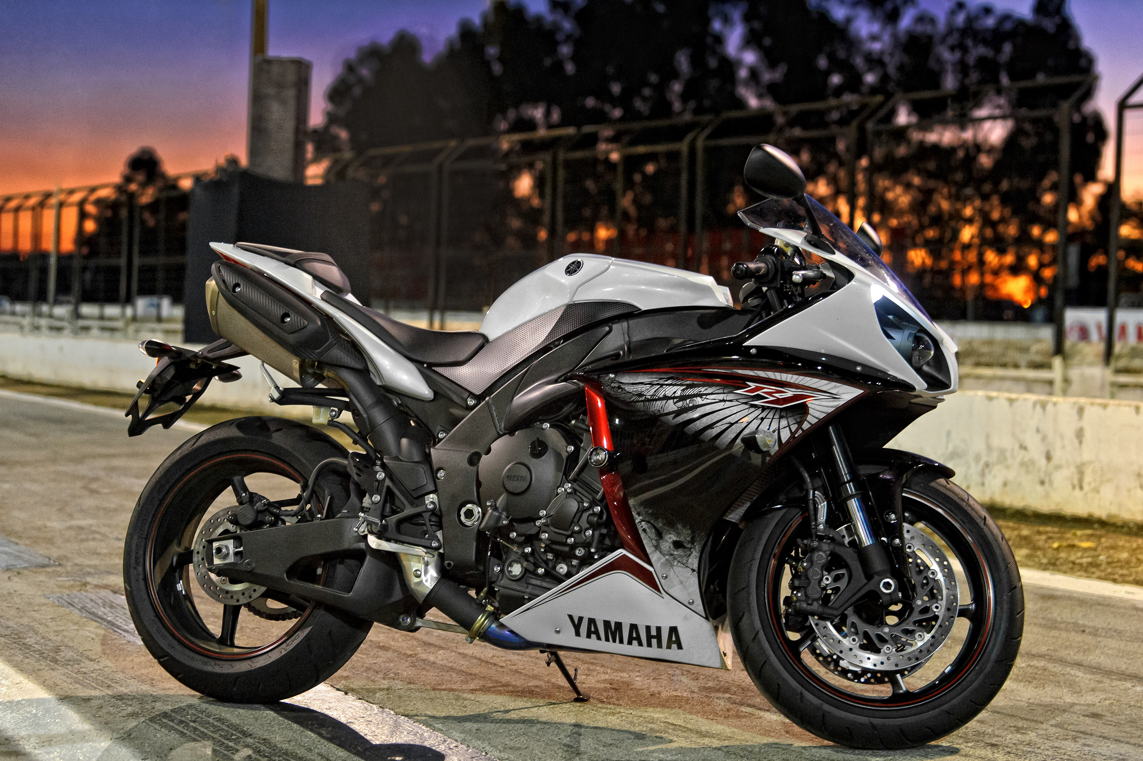 road, gray, no people, city, outdoors, wheel, transportation, 4K, motorcycle, parking, barrier, scooter, land vehicle, sports, YZF, built structure, black, HD Wallpaper