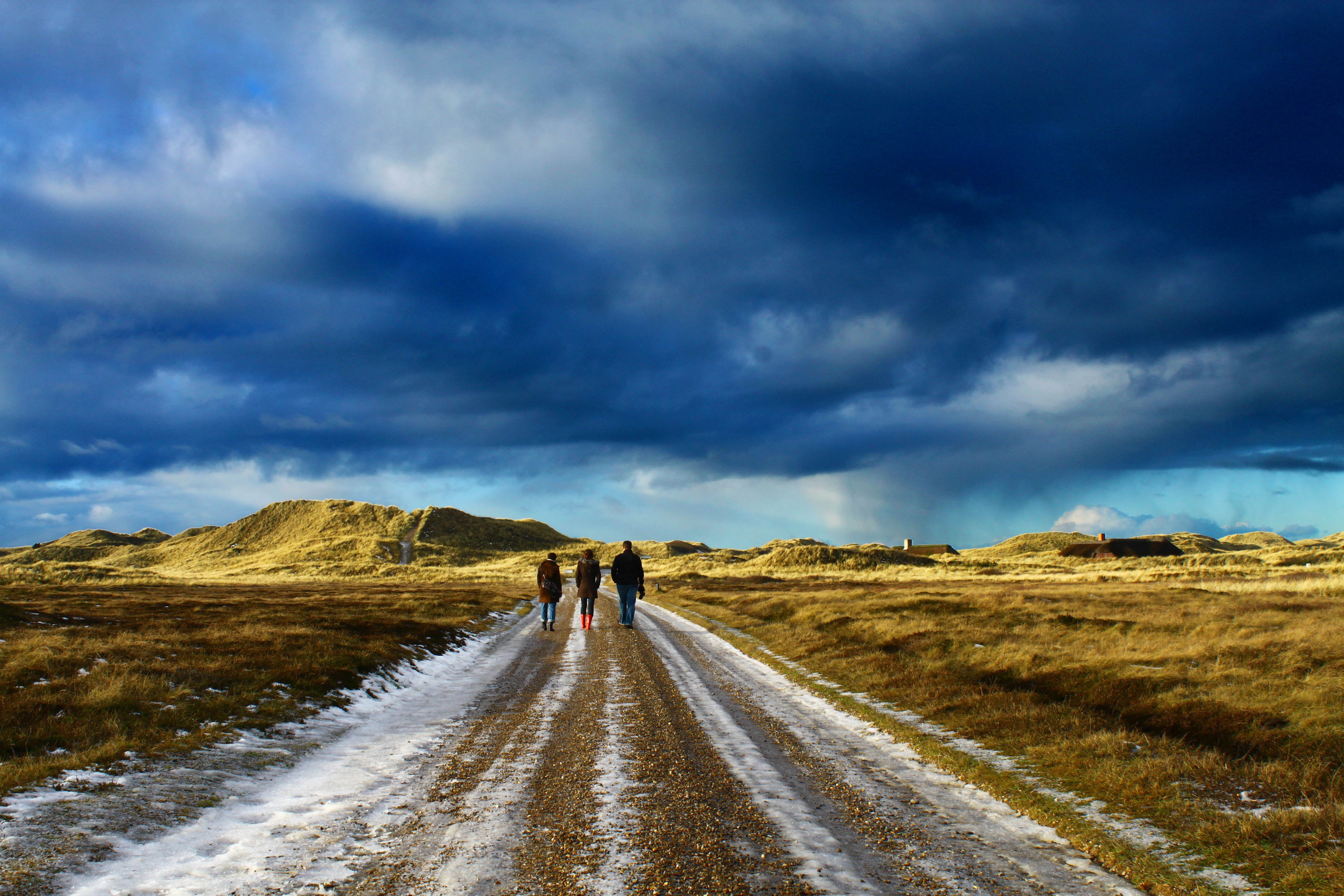 mountain, daytime, walking, Ice, on road, road, men, Dänemark, grey, people, walking on, nature, photography, three, Snow, Eis, landscape, sky, outdoors, HD Wallpaper