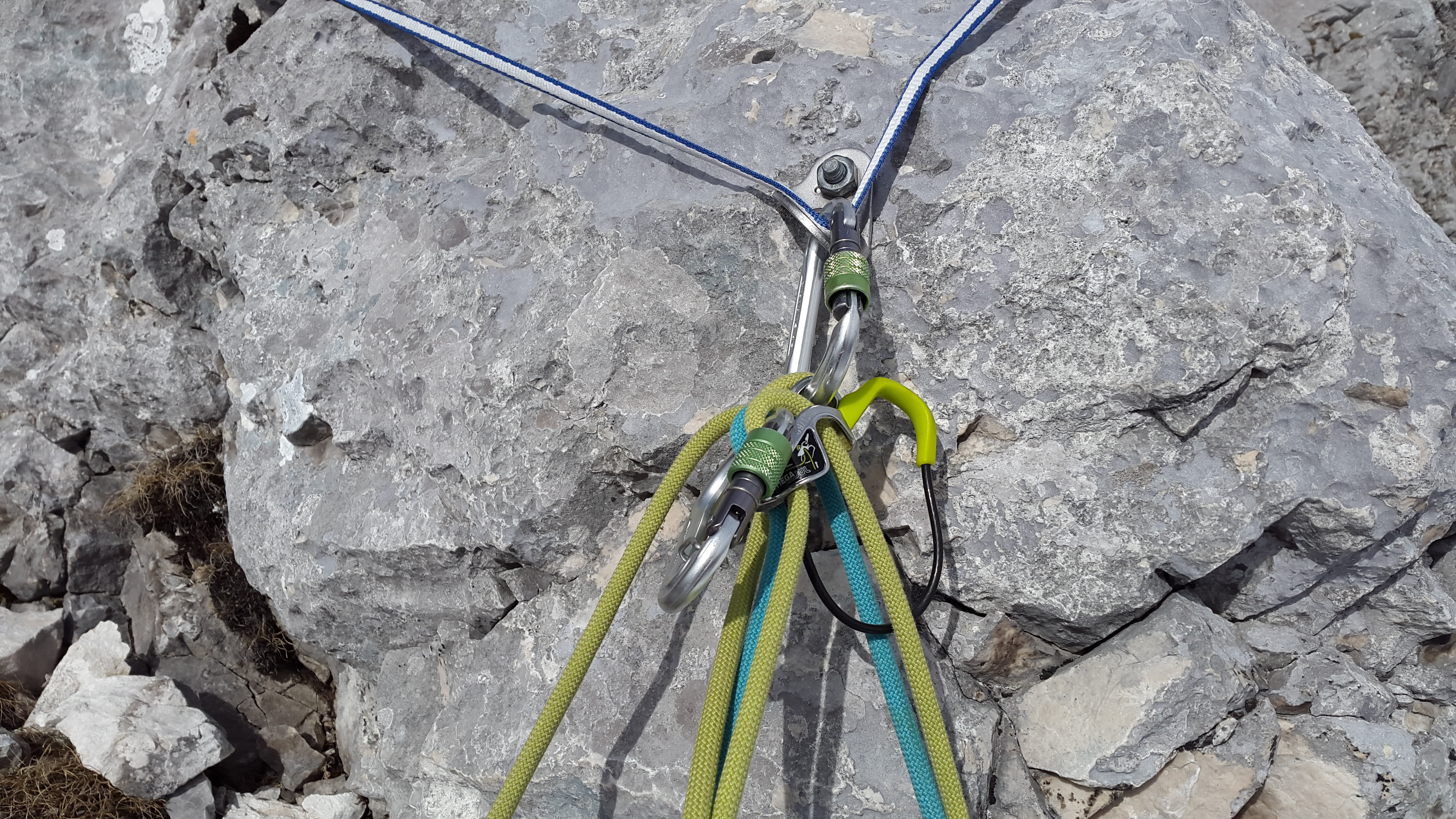 security, the rope, textured, half ropes, tuber, connection, loop, rope, rock, mountains, drill hooks, alpine climbing, atc guide, safety, second climber, HD Wallpaper