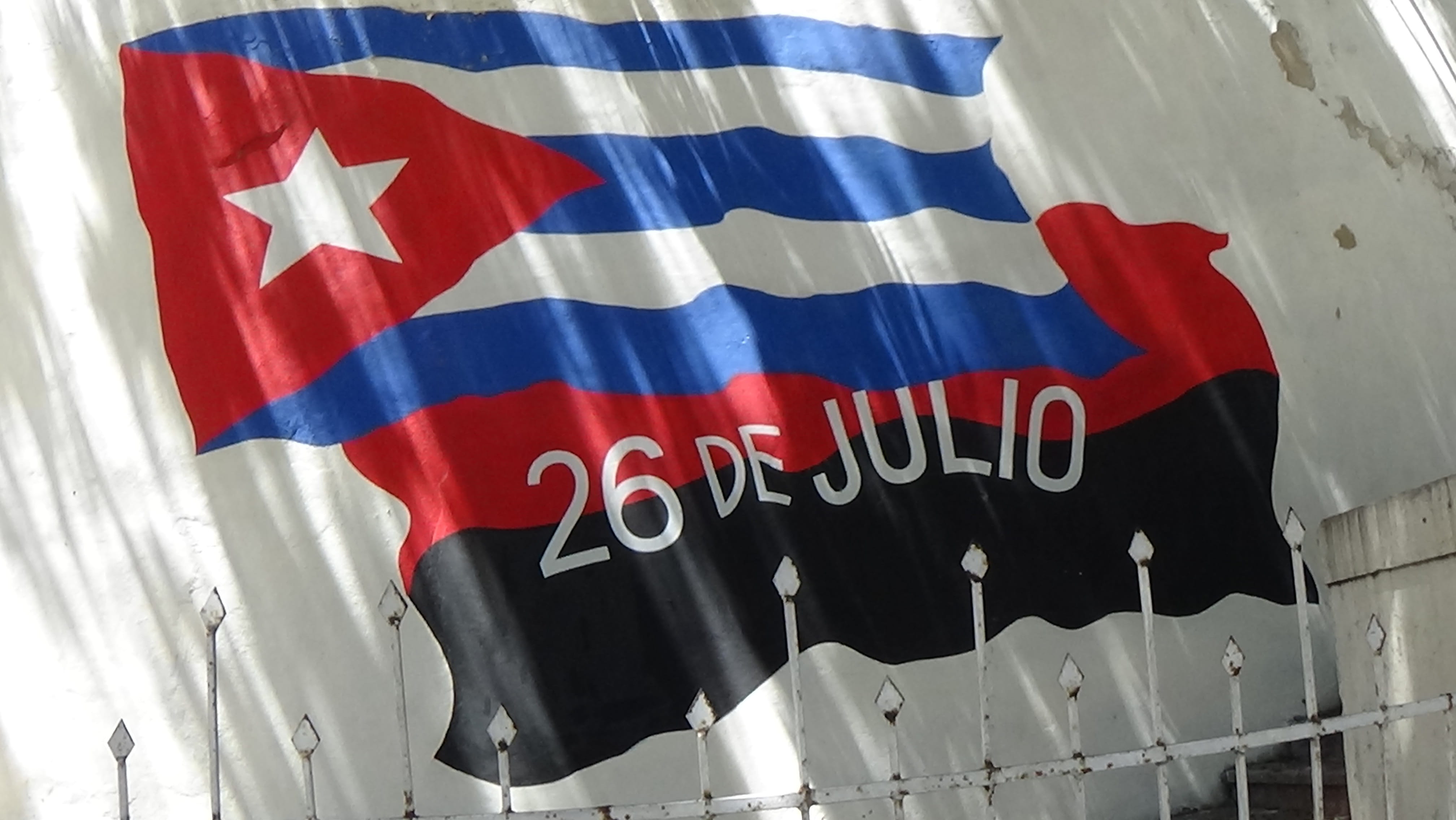 hanging, patriotism, 4K, red, communication, habana, sightseeing, low angle view, destination, sky, textile, havana, jul 26, tourism, striped, emotion, HD Wallpaper