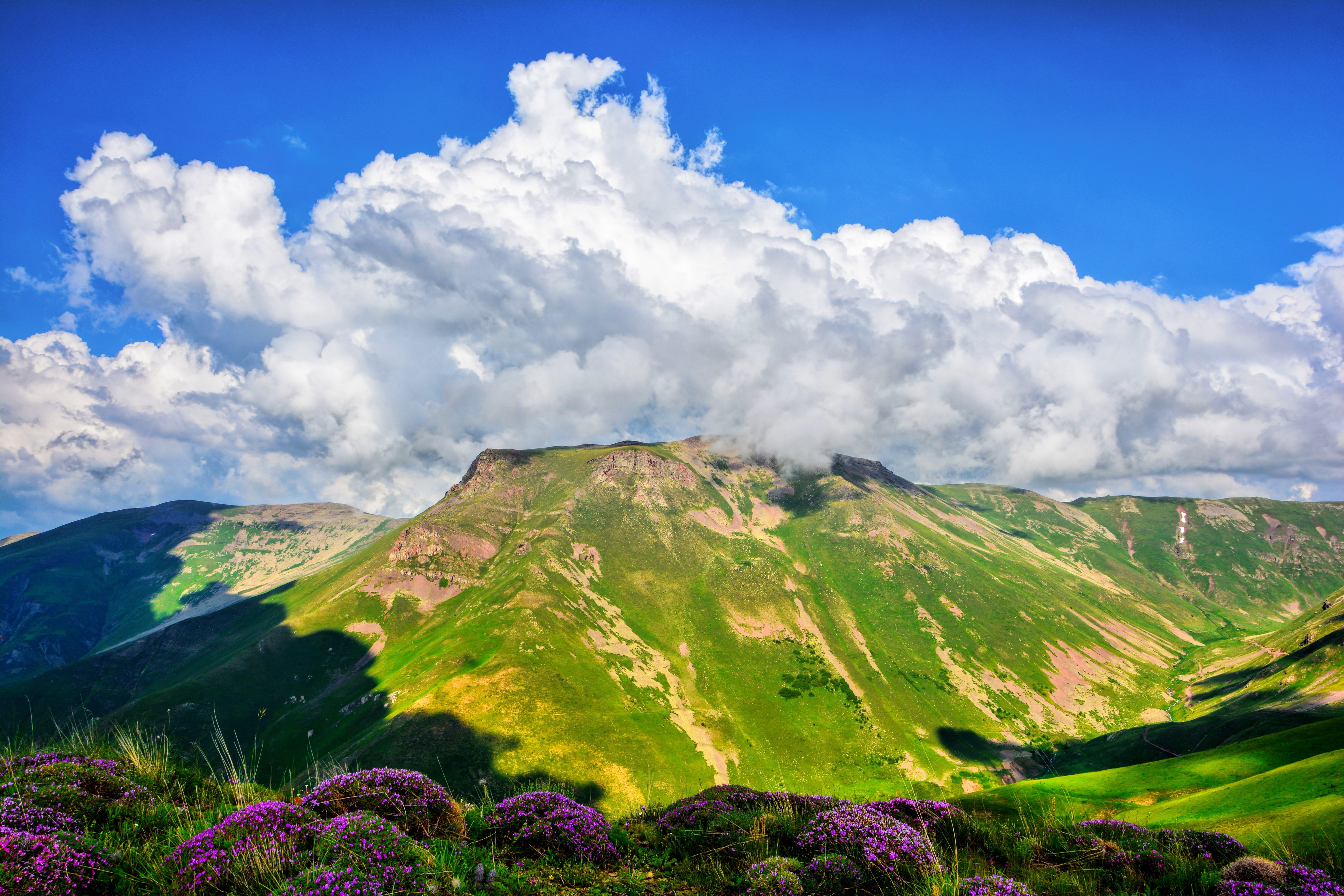 day, idyllic, 5K, plant, atmosphere, scenics - nature, travel, nature, rural, grass, tranquility, beauty in nature, no people, land, summit, peak, spring, HD Wallpaper