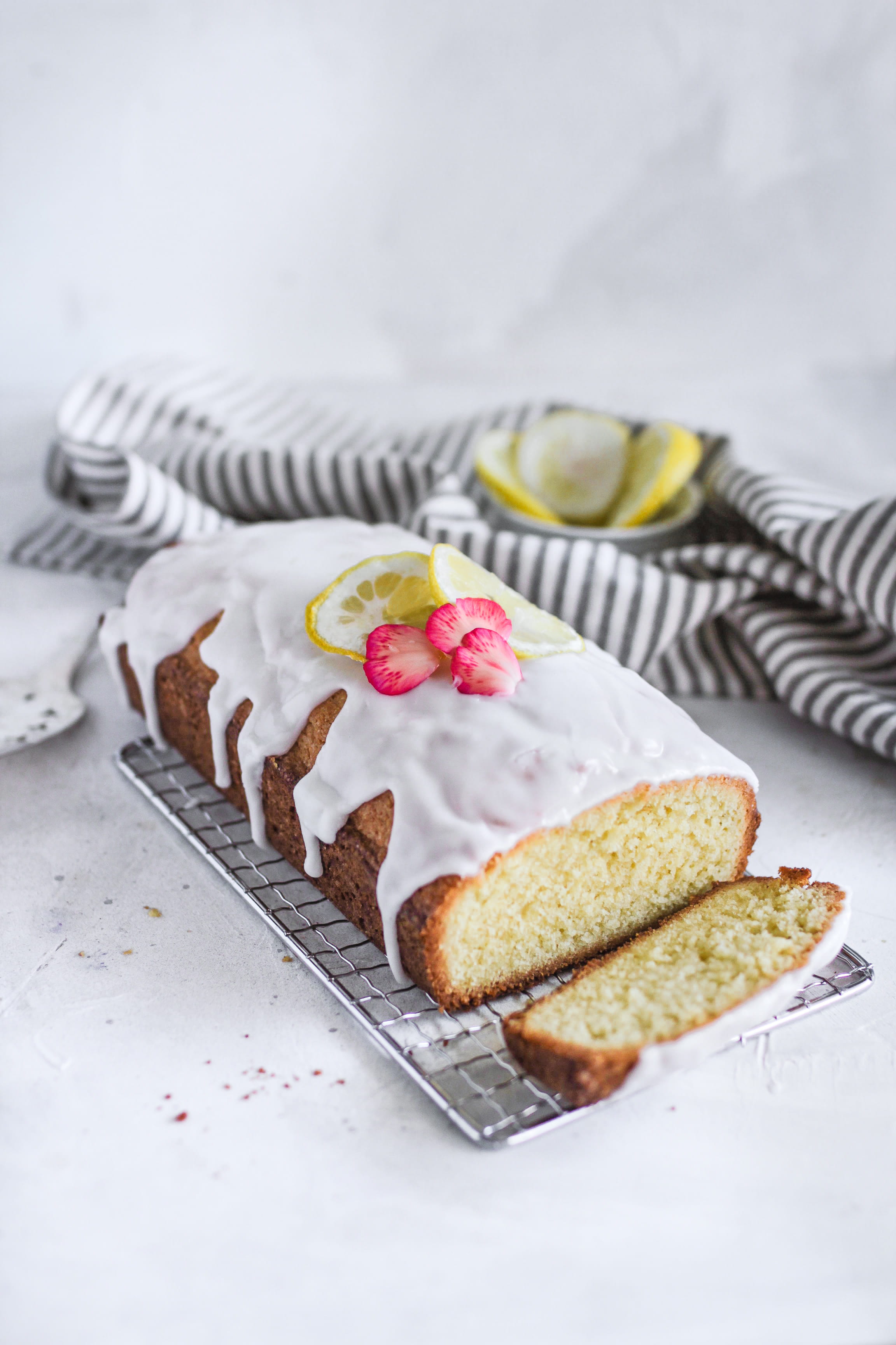 food, bakery, gourmet, dessert, refreshment, styled, clean, plate, no People, sugar, breakfast, cake, homemade, cake rack, 2K, fruit, cookie, celebration, Phone HD Wallpaper