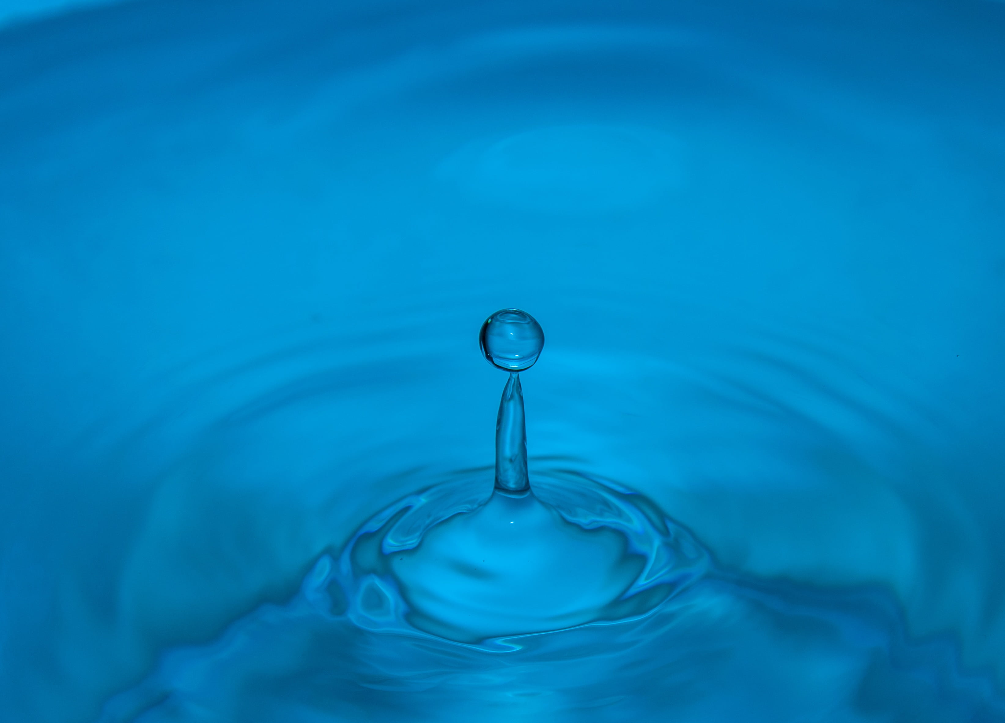 abstract, spray, splashing droplet, motion, refreshment, waterfront, spill over, nature, rain, highspeed photography, transparent, impact, water, surface, HD Wallpaper