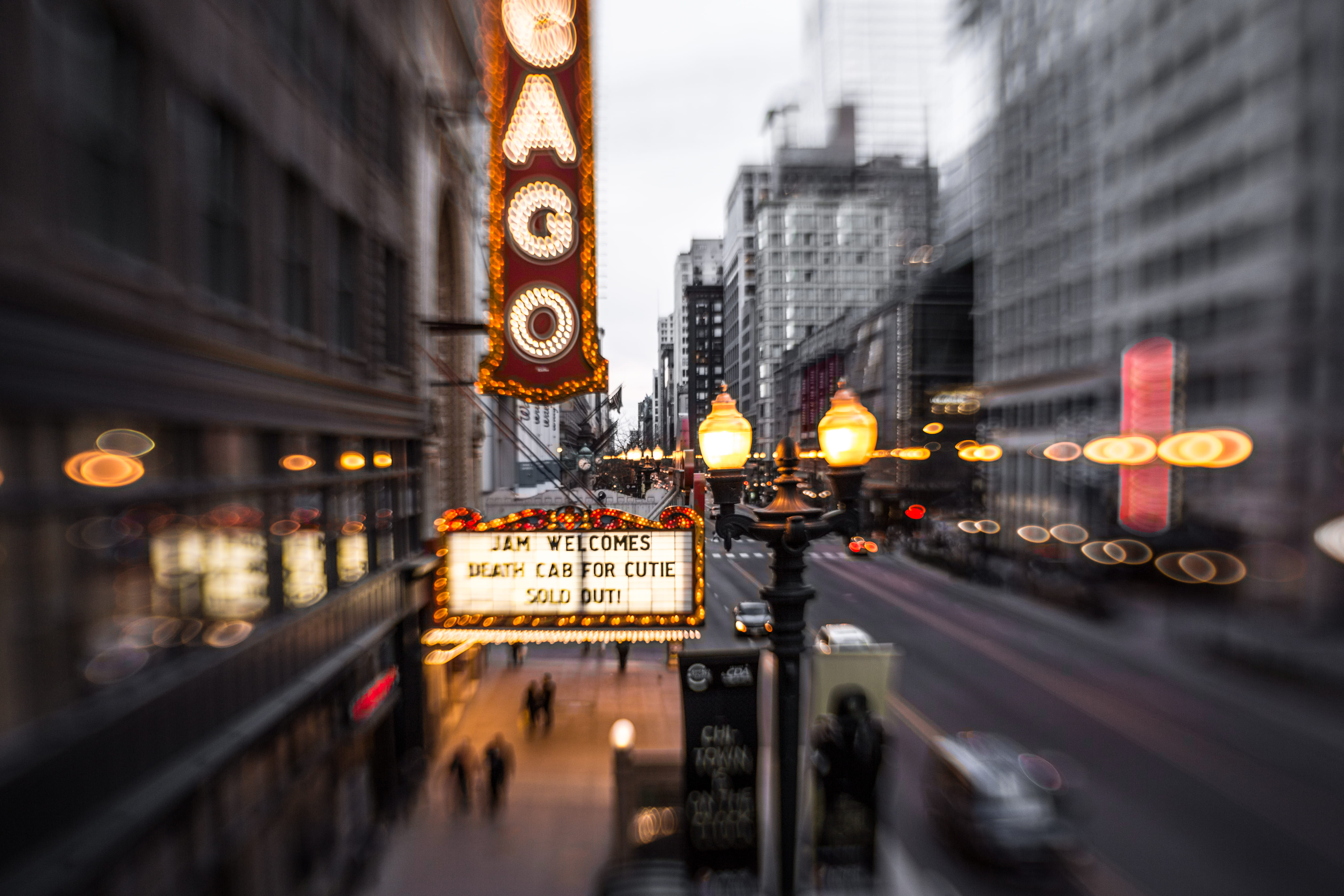 western script, chicago, built structure, outdoors, no people, street, road, office building exterior, 5K, lights, mode of transportation, 174 w jackson blvd, HD Wallpaper