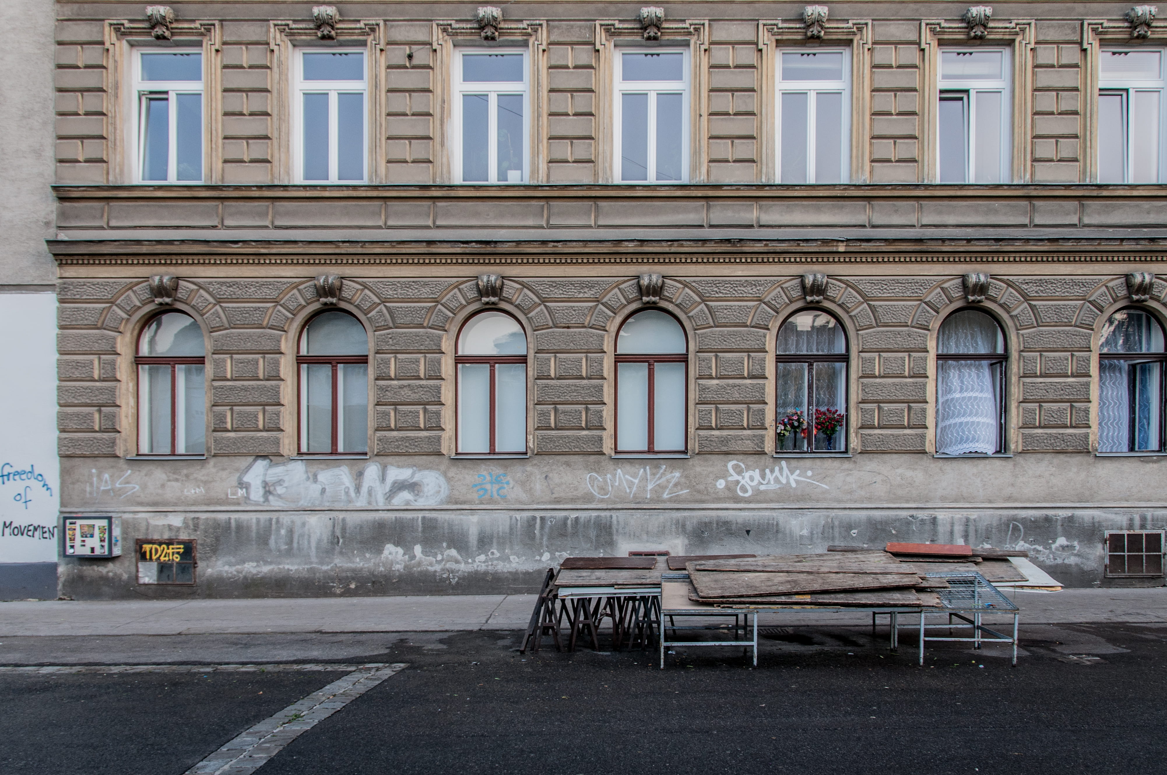 yppenplatz, built structure, history, architectural column, street, window, vienna, wien, 4K, city life, chair, seat, cafe, architecture, city, building, HD Wallpaper