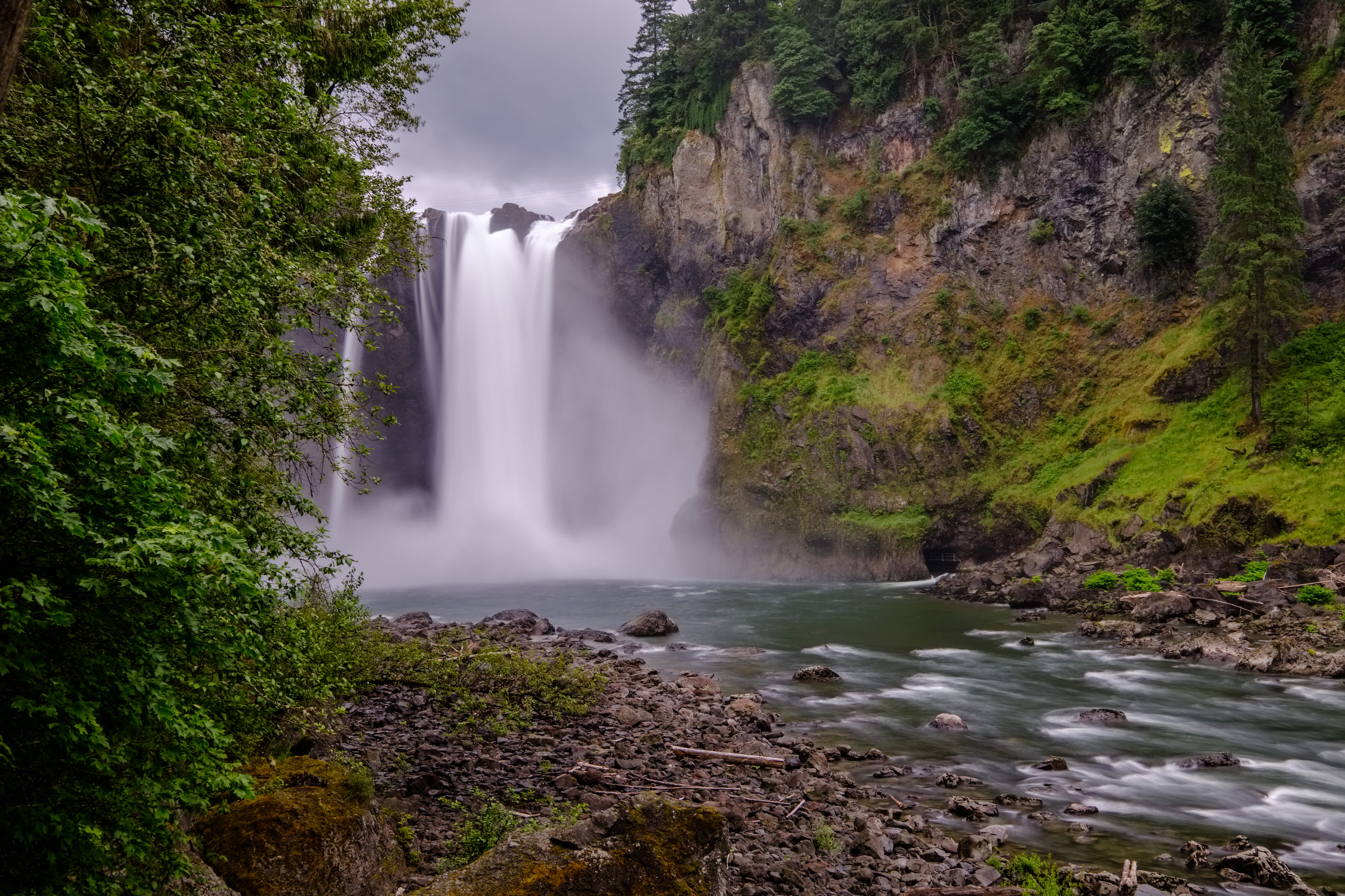 snoqualmie, motion, rock - object, water, brown, united states, forest, environment, stream, snoqualmie falls, power in nature, vegetation, waterfalls, HD Wallpaper
