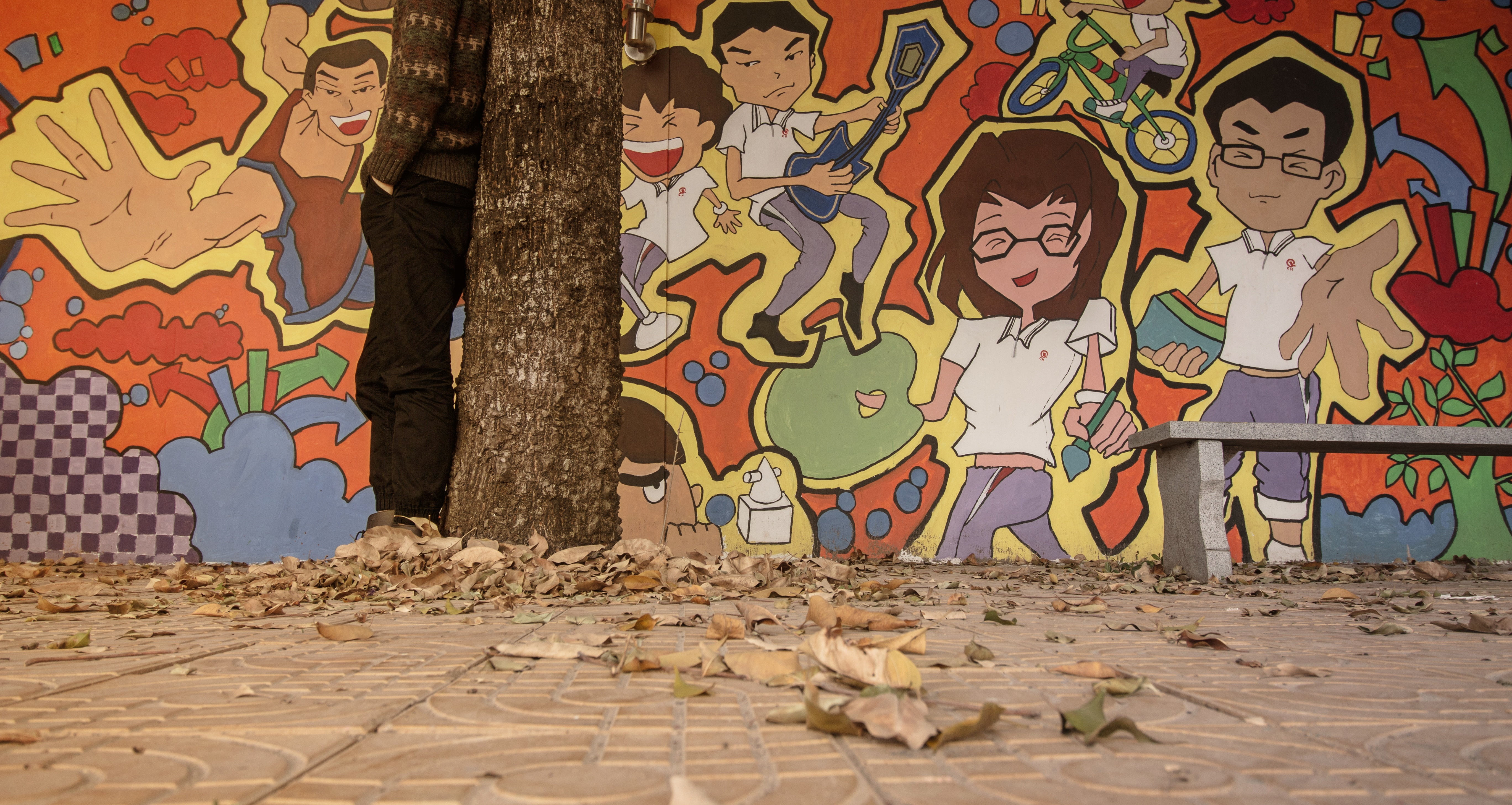 architecture, defoliation, graffiti, mural, built structure, child, multi colored, wall, campus, representation, male likeness, creativity, footpath, day, HD Wallpaper