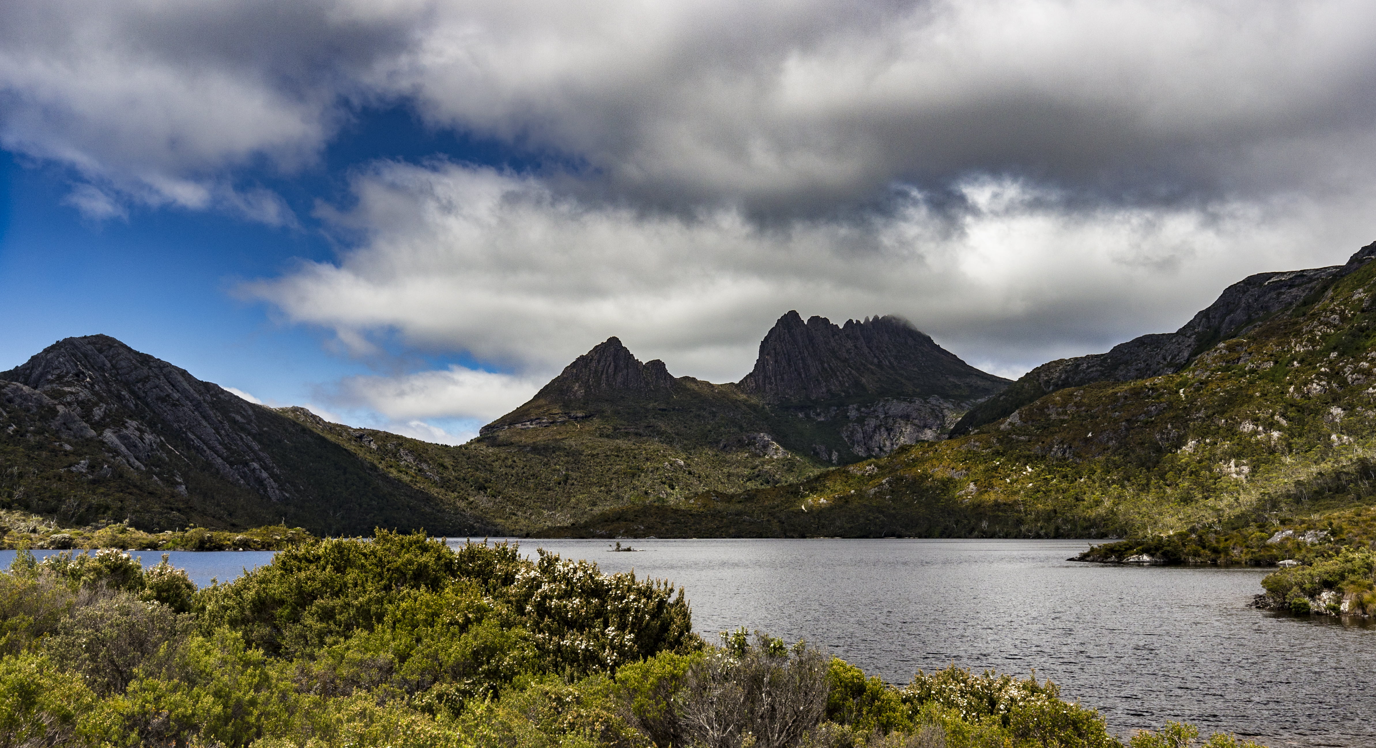 Dove  Lake, lake, Cradle Mountain, water, landscape, mountain, 4K, blue sky, black, green, Cradle  Mountain, Tasmania, nature, Australia, cradle, mountains, HD Wallpaper