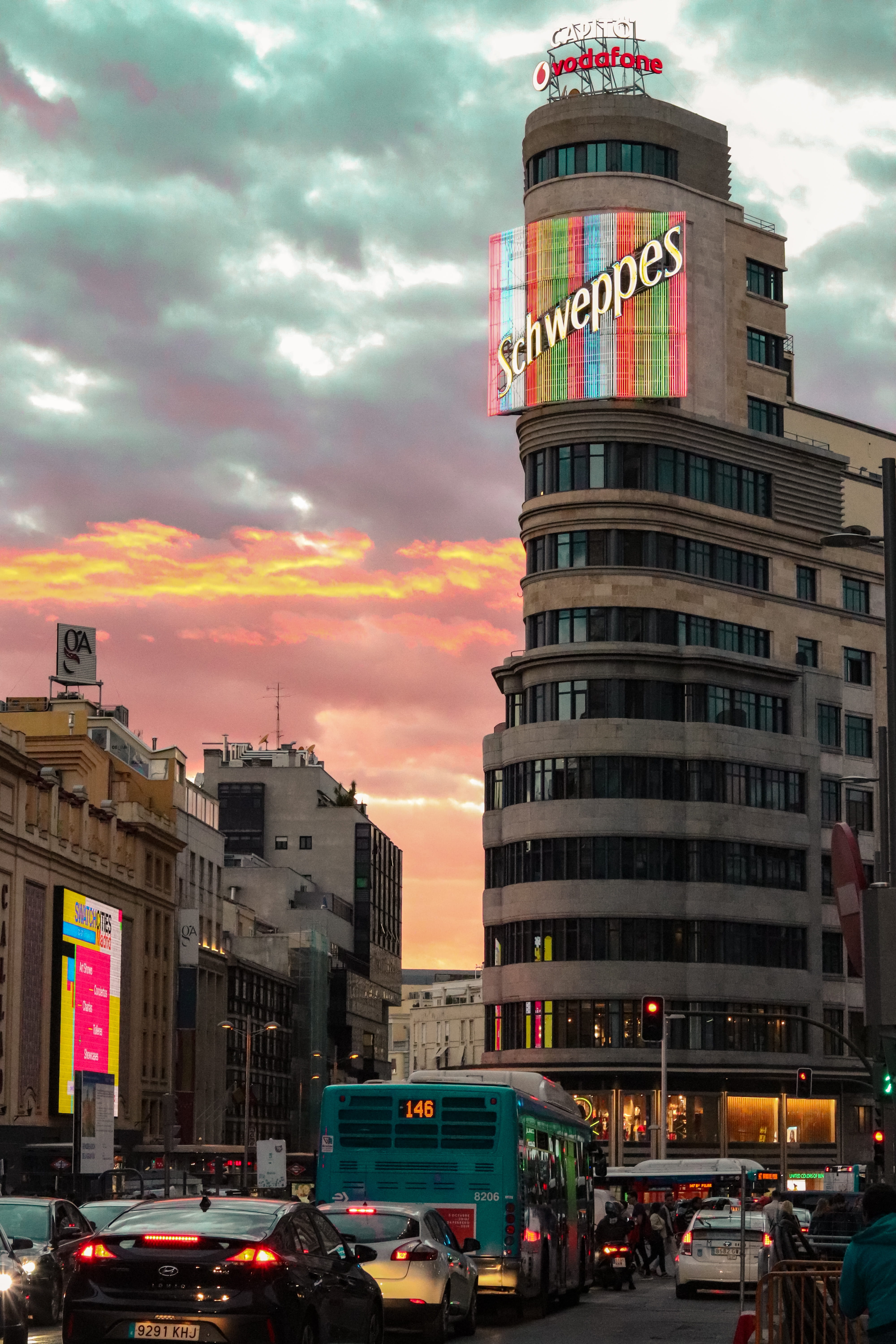 city street, incidental people, 5K, sky, building, car, land vehicle, spain, calle gran vía, motor vehicle, group of people, mode of transportation, city, Phone HD Wallpaper