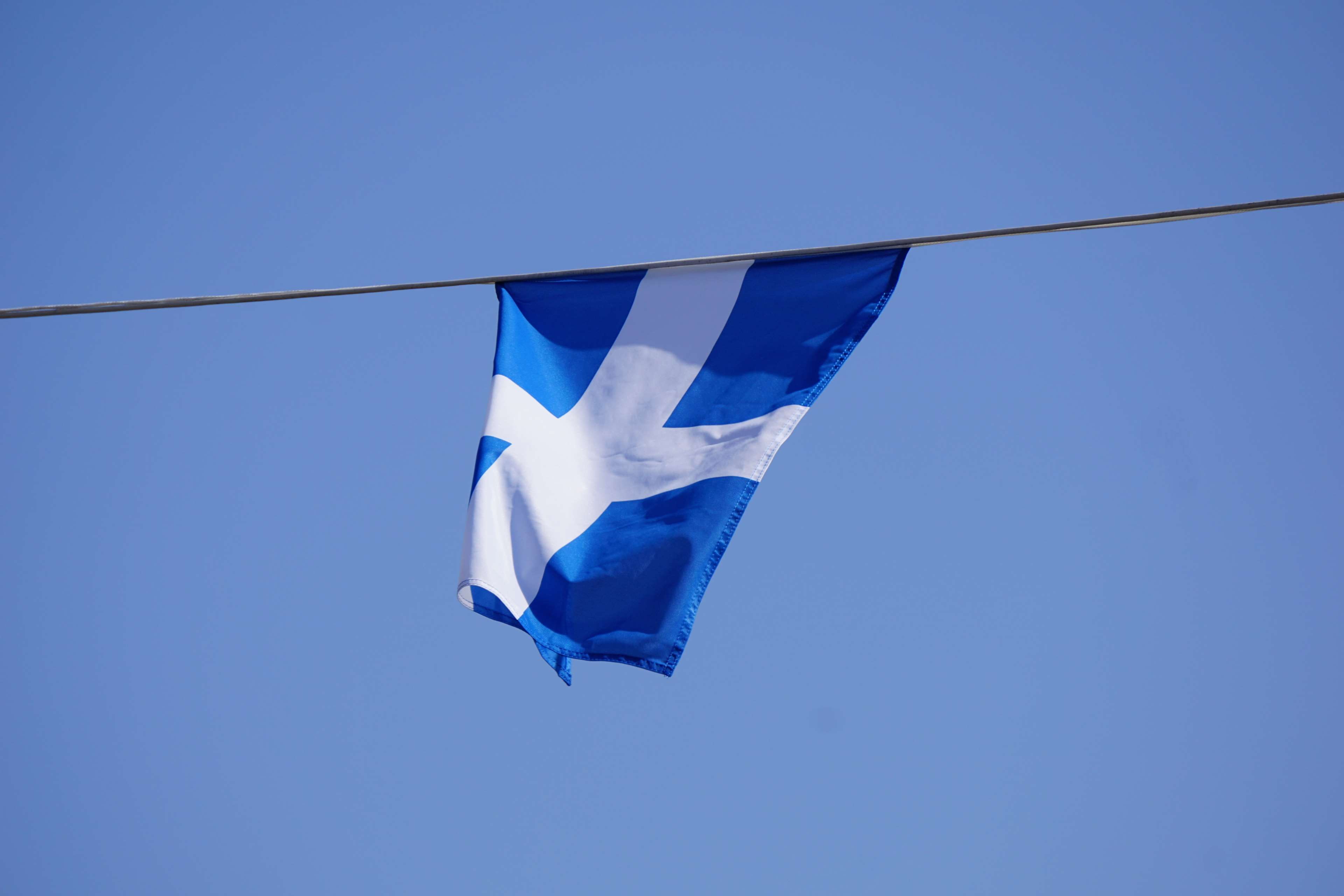 blue, bleu, freedom, independence, copy space, outdoors, flag, motion, clear sky, low angle view, drapeau, pole, ciel, sky, 4K, day, vent, fanion, environment, HD Wallpaper