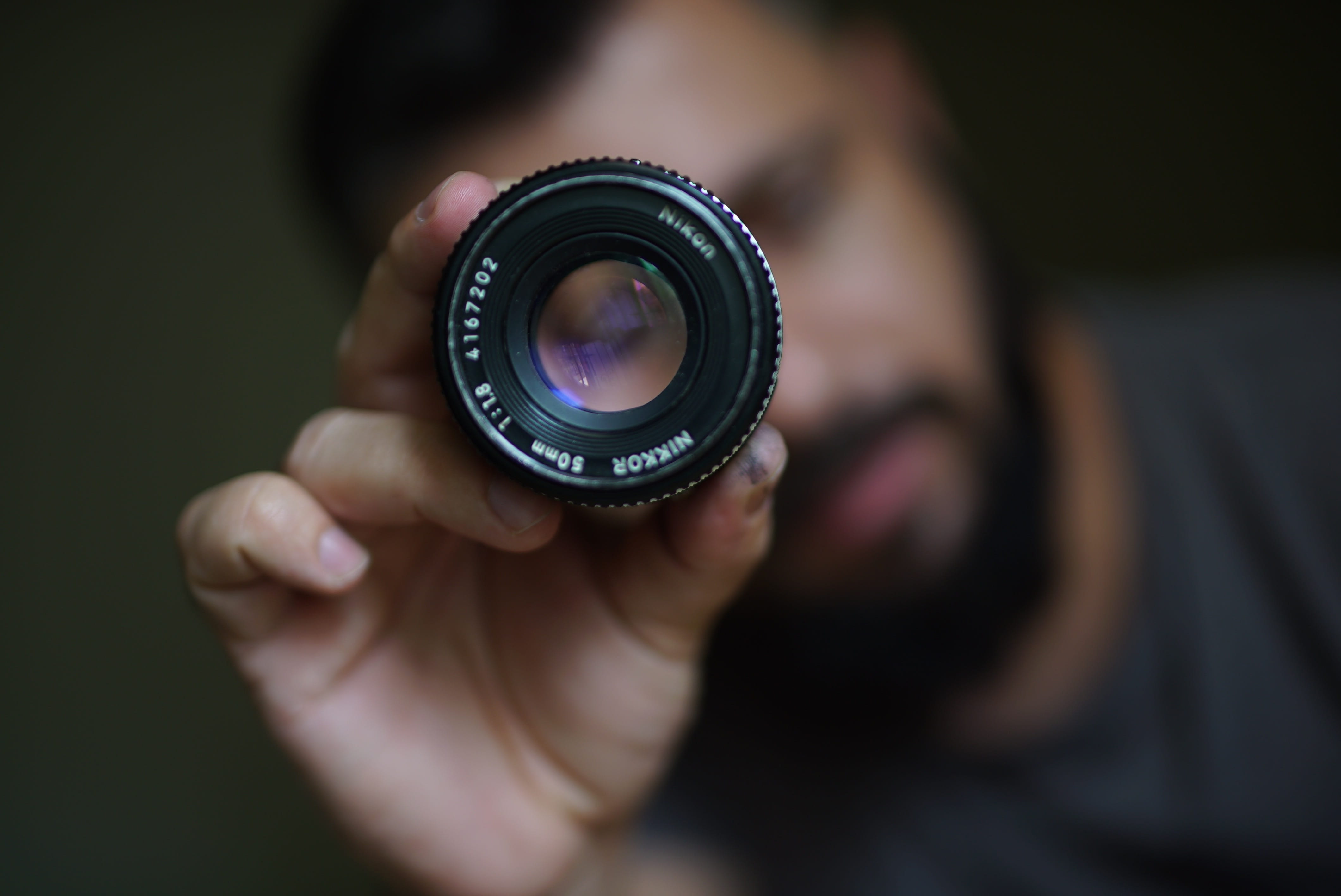 body part, human body part, photographing, human hand, holding, Lens, front view, 50 mm, camera - photographic equipment, vintage, focus on foreground, HD Wallpaper