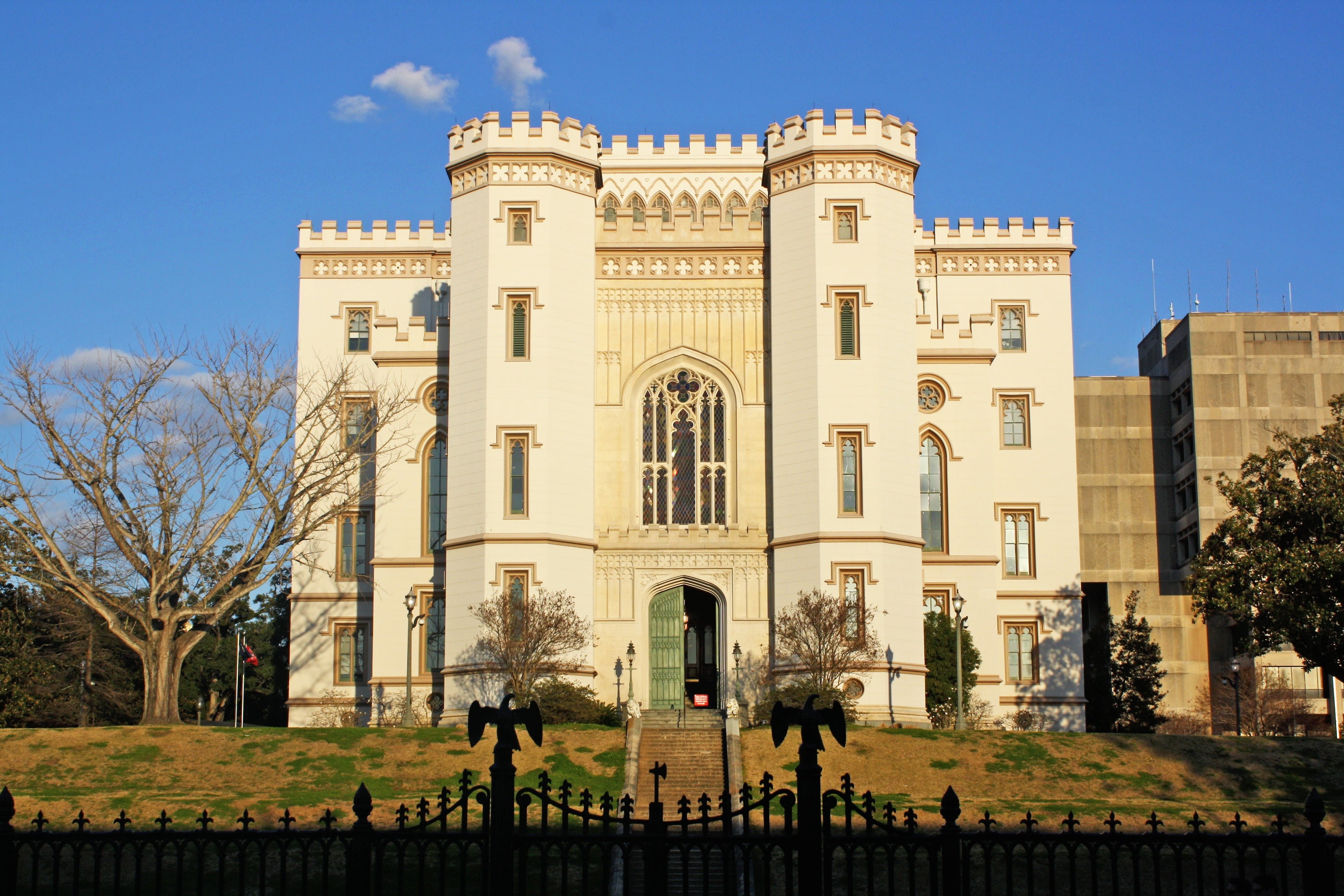city, travel, louisiana, building, history, sky, nature, castle, building exterior, 4K, outdoors, low angle view, old state capitol, capitol, travel destinations, HD Wallpaper