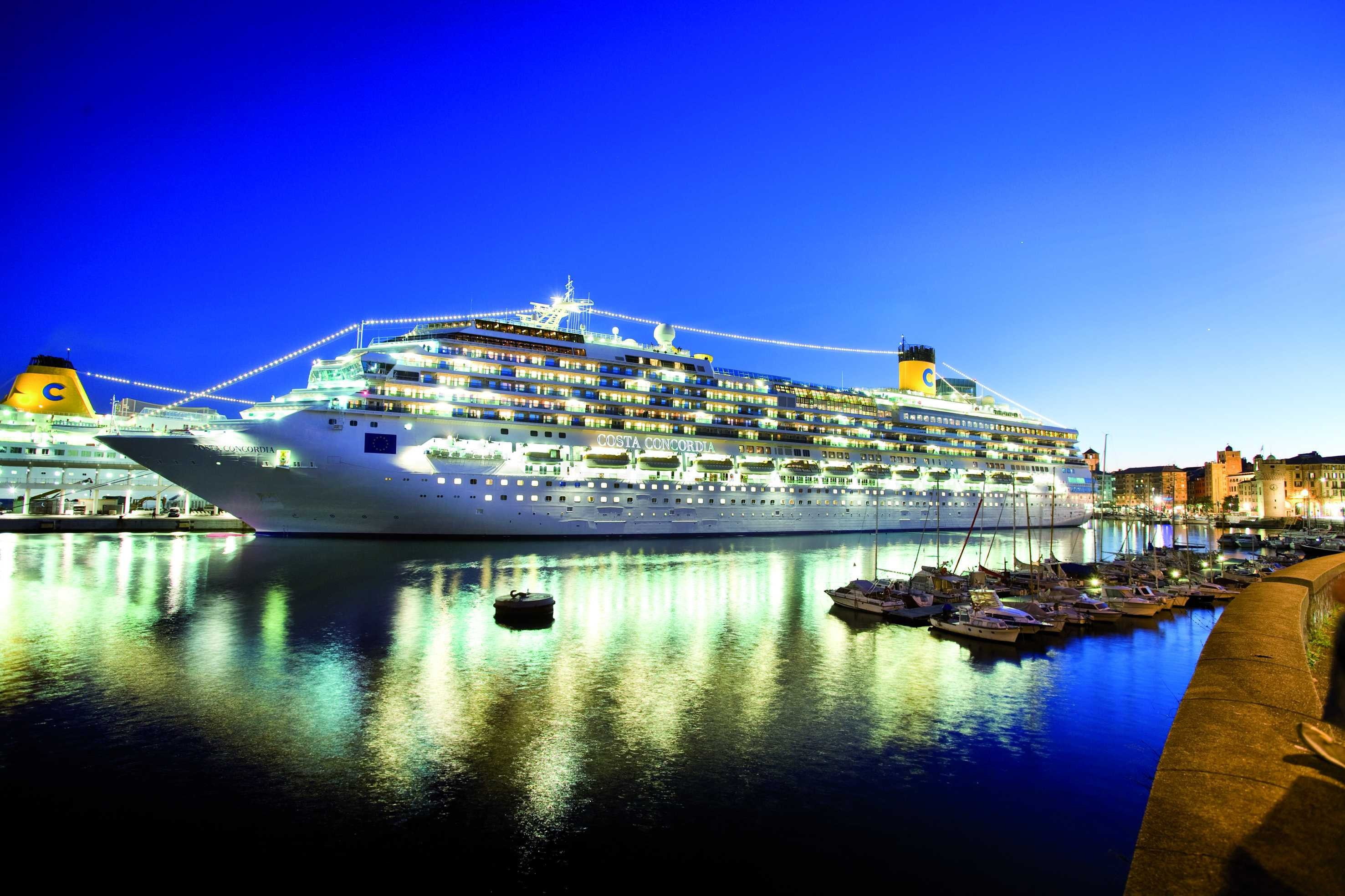 luxury, nature, ship, cruise ship, moored, no people, building exterior, transportation, nautical vessel, clear sky, vehicle, yacht, mode of transportation, HD Wallpaper