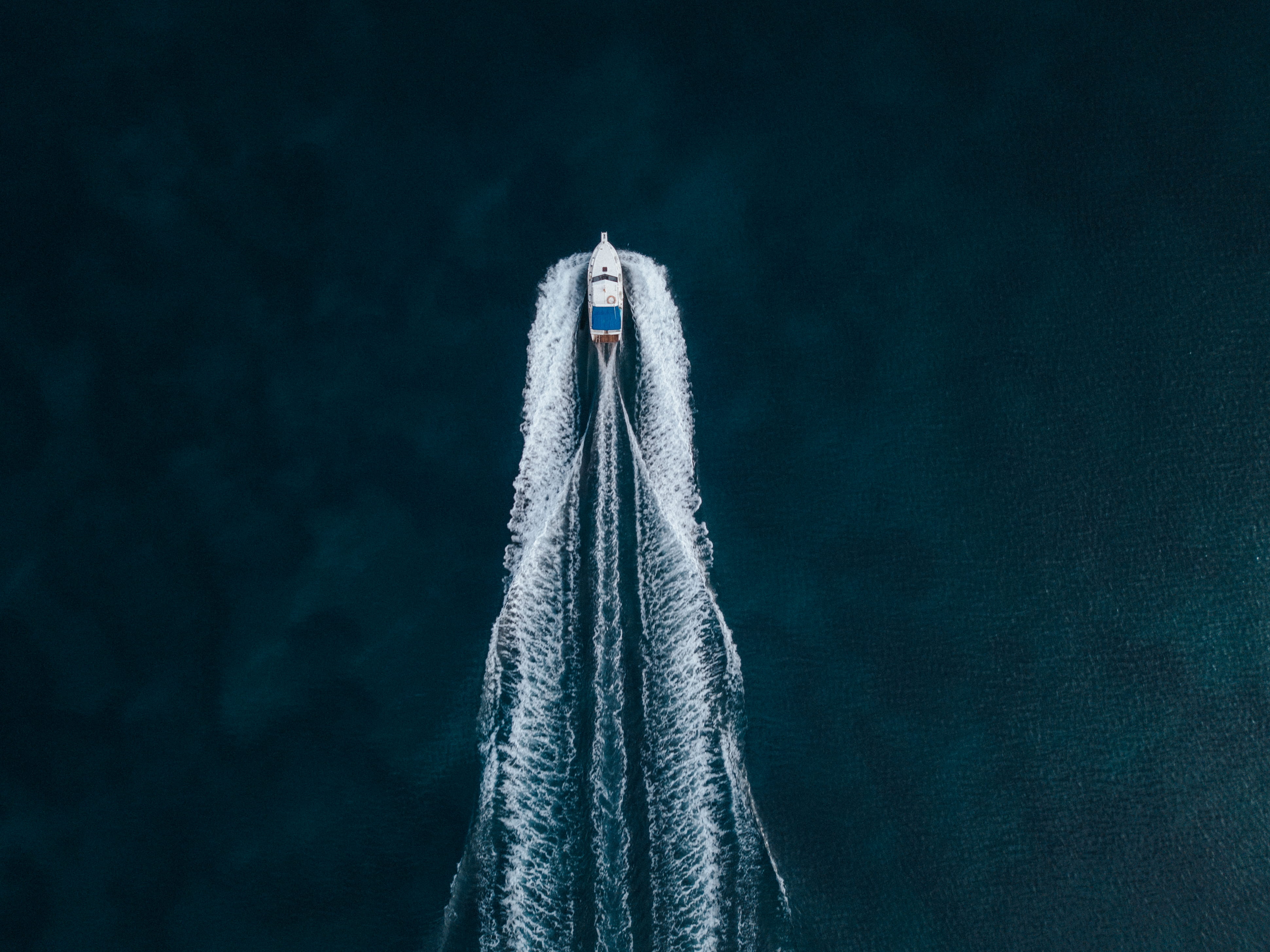 vapor trail, cloud - sky, plane, speed, 4K, nautical vessel, mode of transportation, airplane, outdoors, sailing, motion, air vehicle, water, flying, turquoise colored, HD Wallpaper