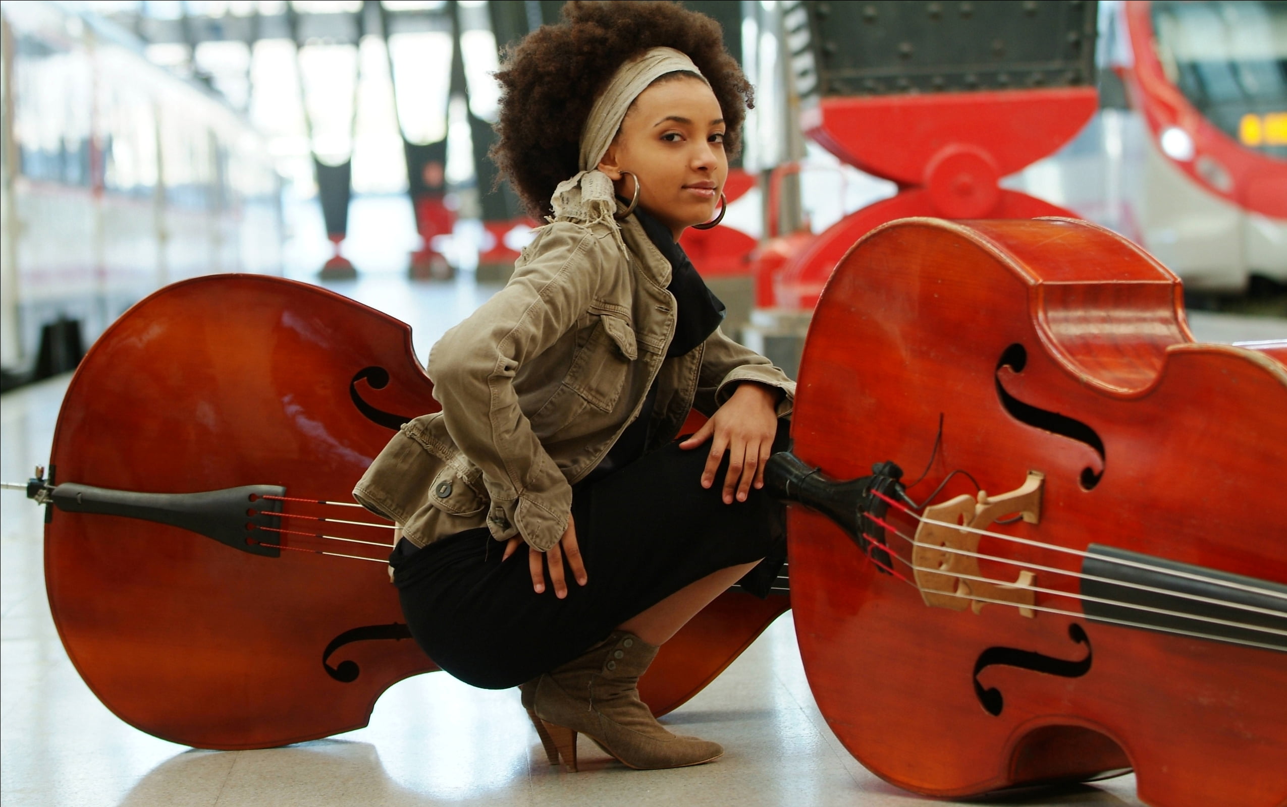 black, hairstyle, real people, one person, lifestyles, casual clothing, esperanza, s, young women, american, string instrument, musician, arts culture and entertainment, HD Wallpaper
