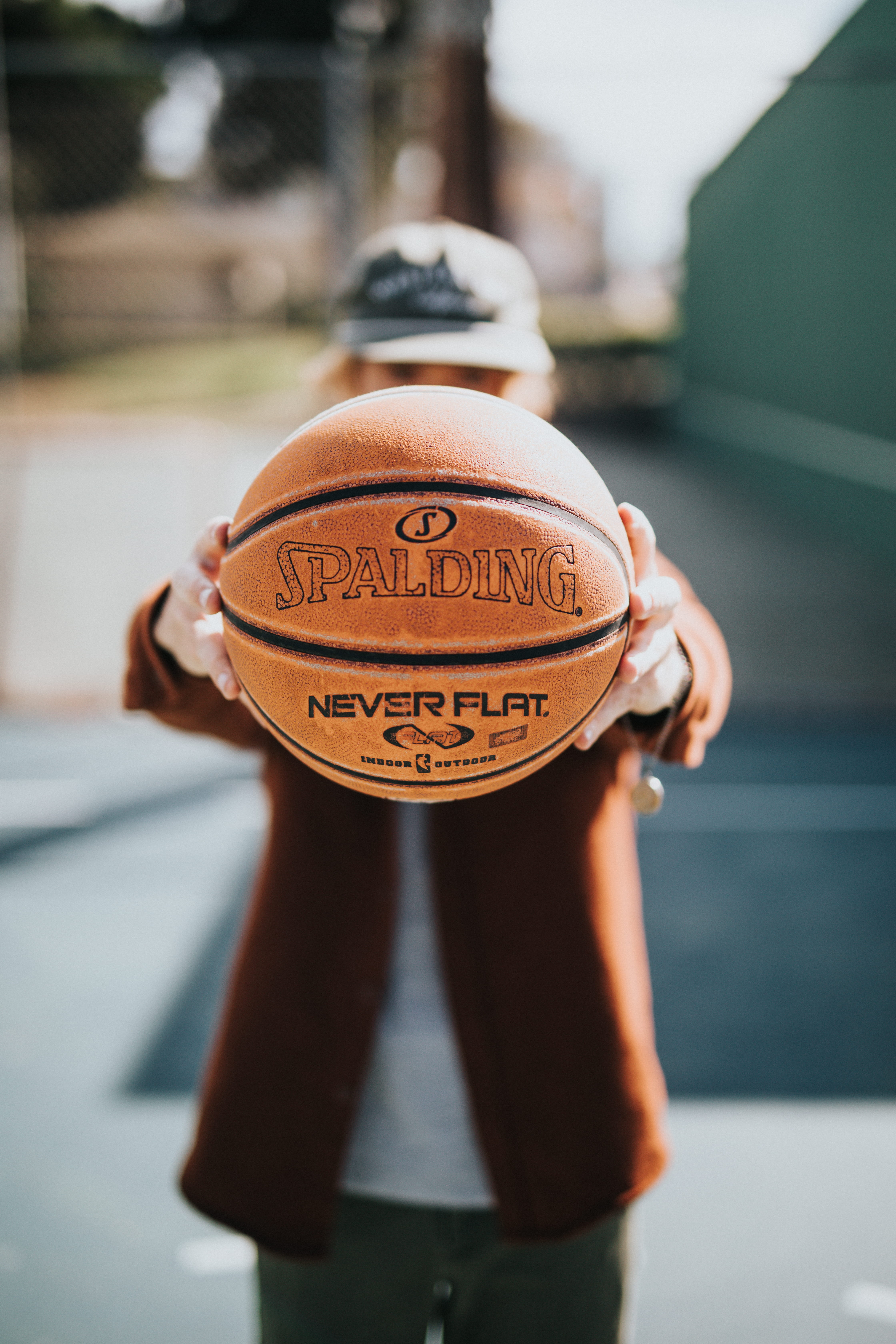 summer vibe, city, basketball - Sport, sport, one Person, holding, basketball, court, athlete, adult, males, men, team Sport, copy Space, outdoors, 5K, Phone HD Wallpaper