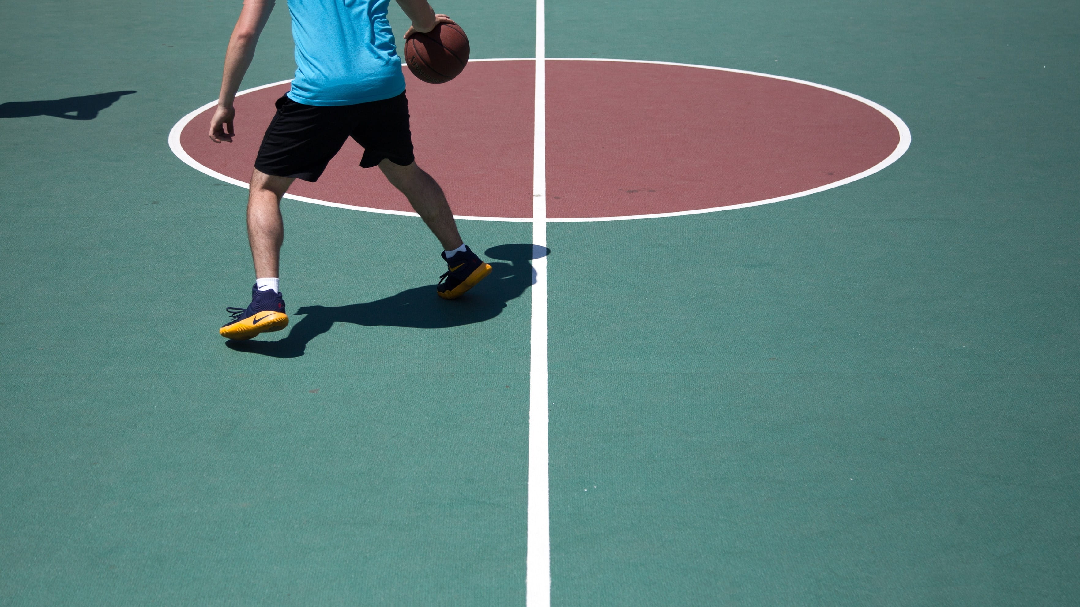 lifestyles, exercise, copy space, healthy lifestyle, people, 2K, tennis, playing, competition, tennis racket, spalding, ball, sports clothing, shoes, young adult, HD Wallpaper