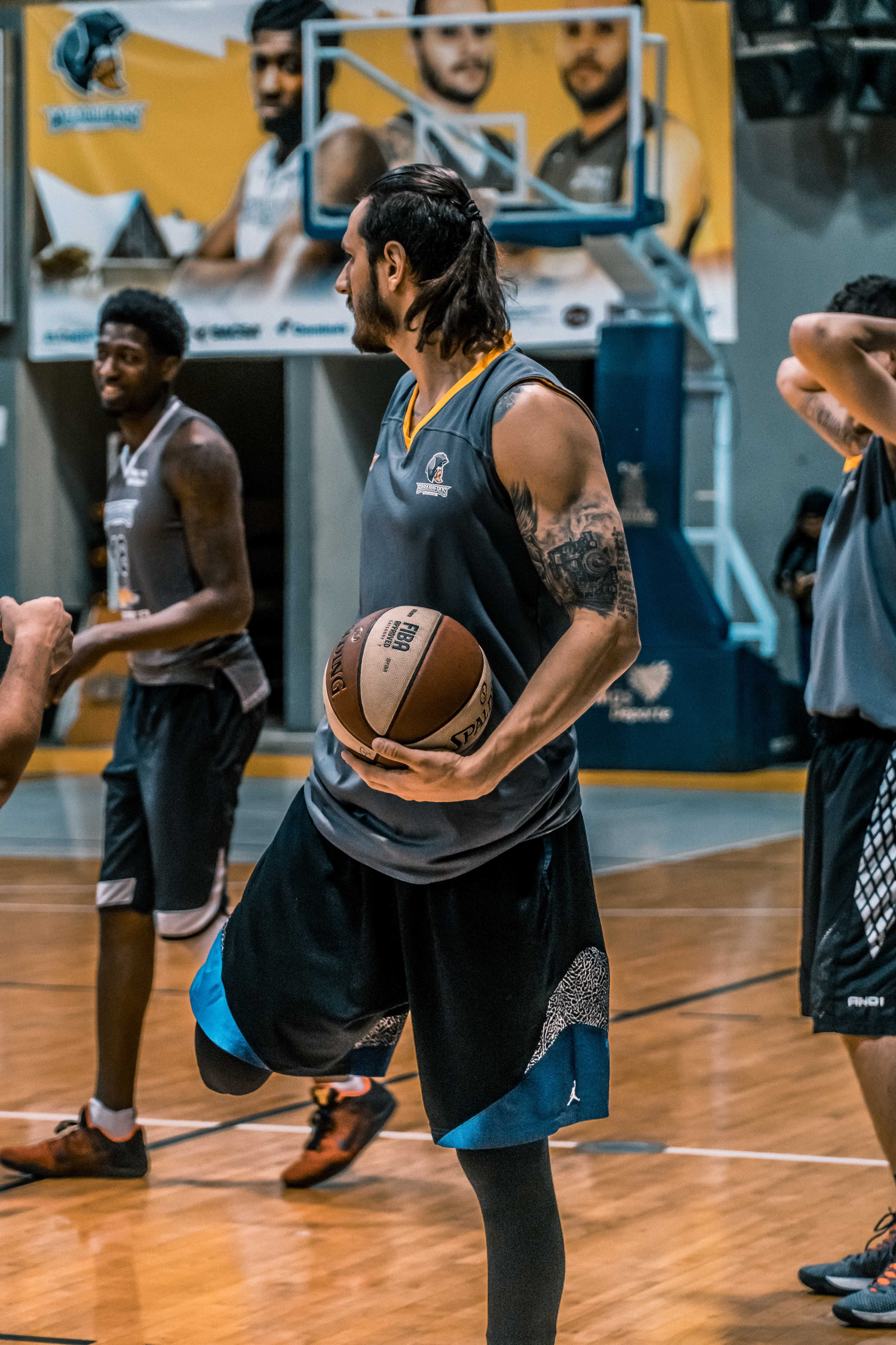 shirt, basketball player, brown, athlete, carrying, Basketball Hoop, real people, court, men, baloncesto, championship, basketball, basket ball, game, young adult, Phone HD Wallpaper